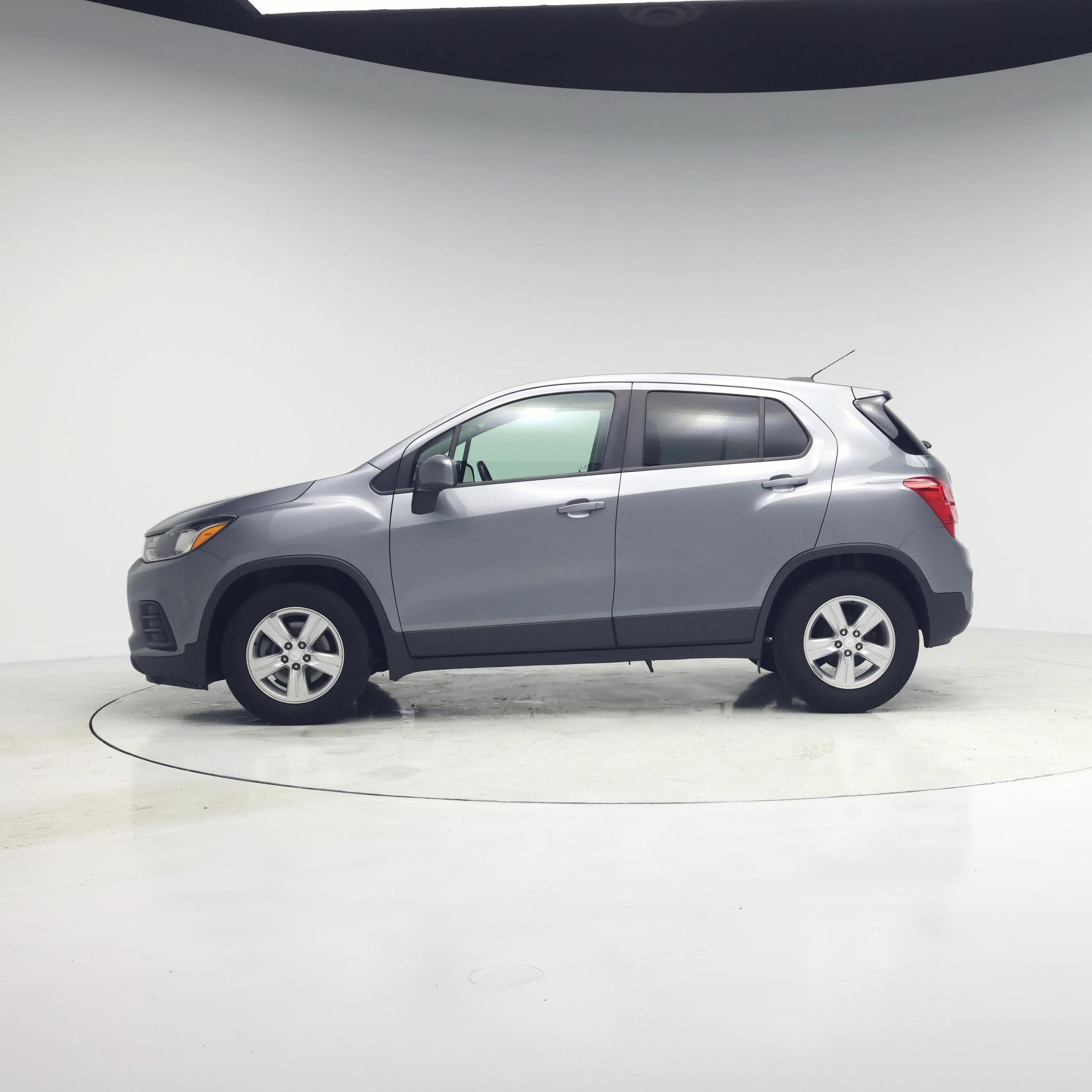 Thumbnail: 2020 Chevrolet Trax - 3