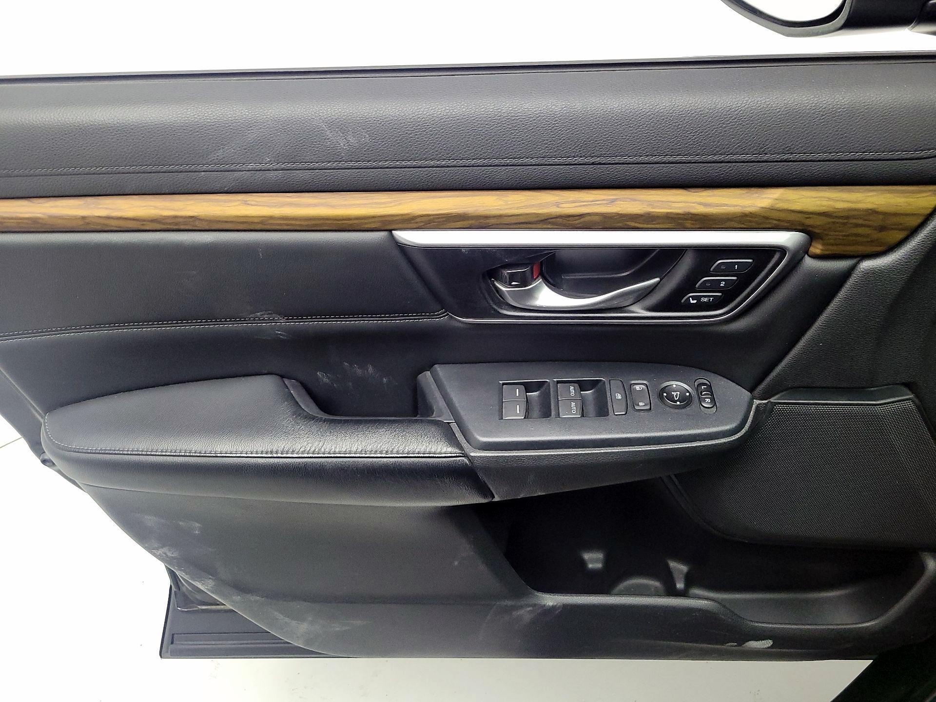 Thumbnail: 2017 Honda CR-V - 12