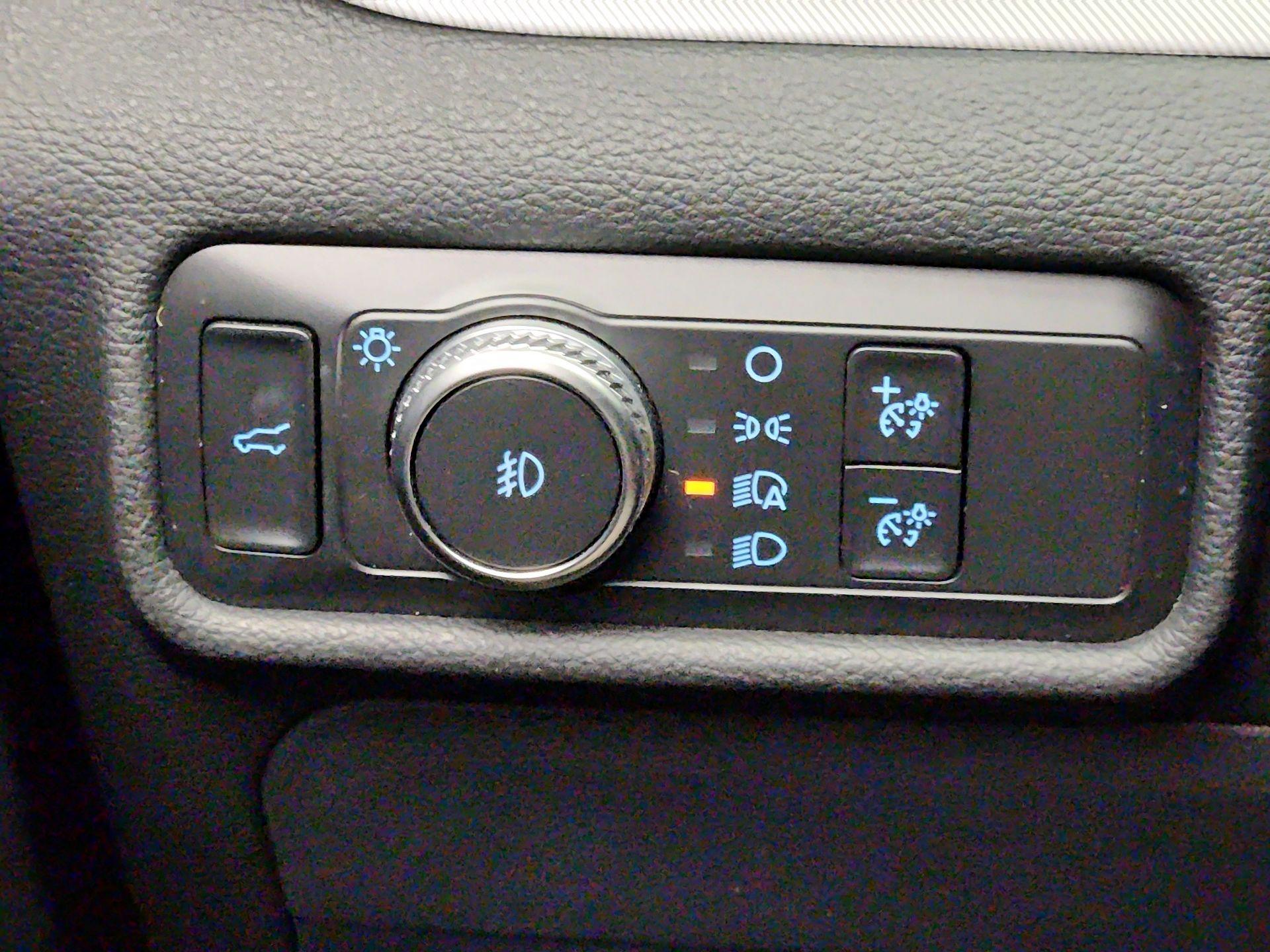 Thumbnail: 2020 Ford Explorer - 13