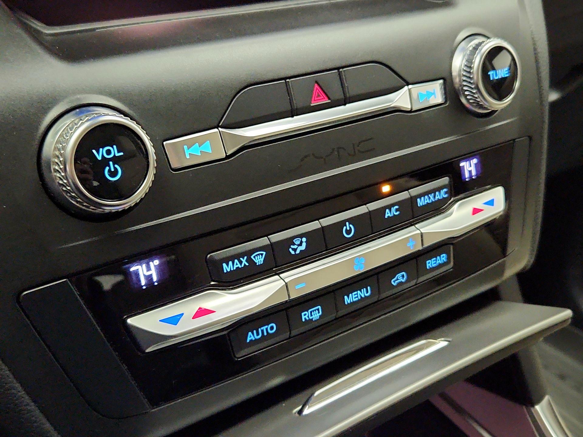 Thumbnail: 2020 Ford Explorer - 16