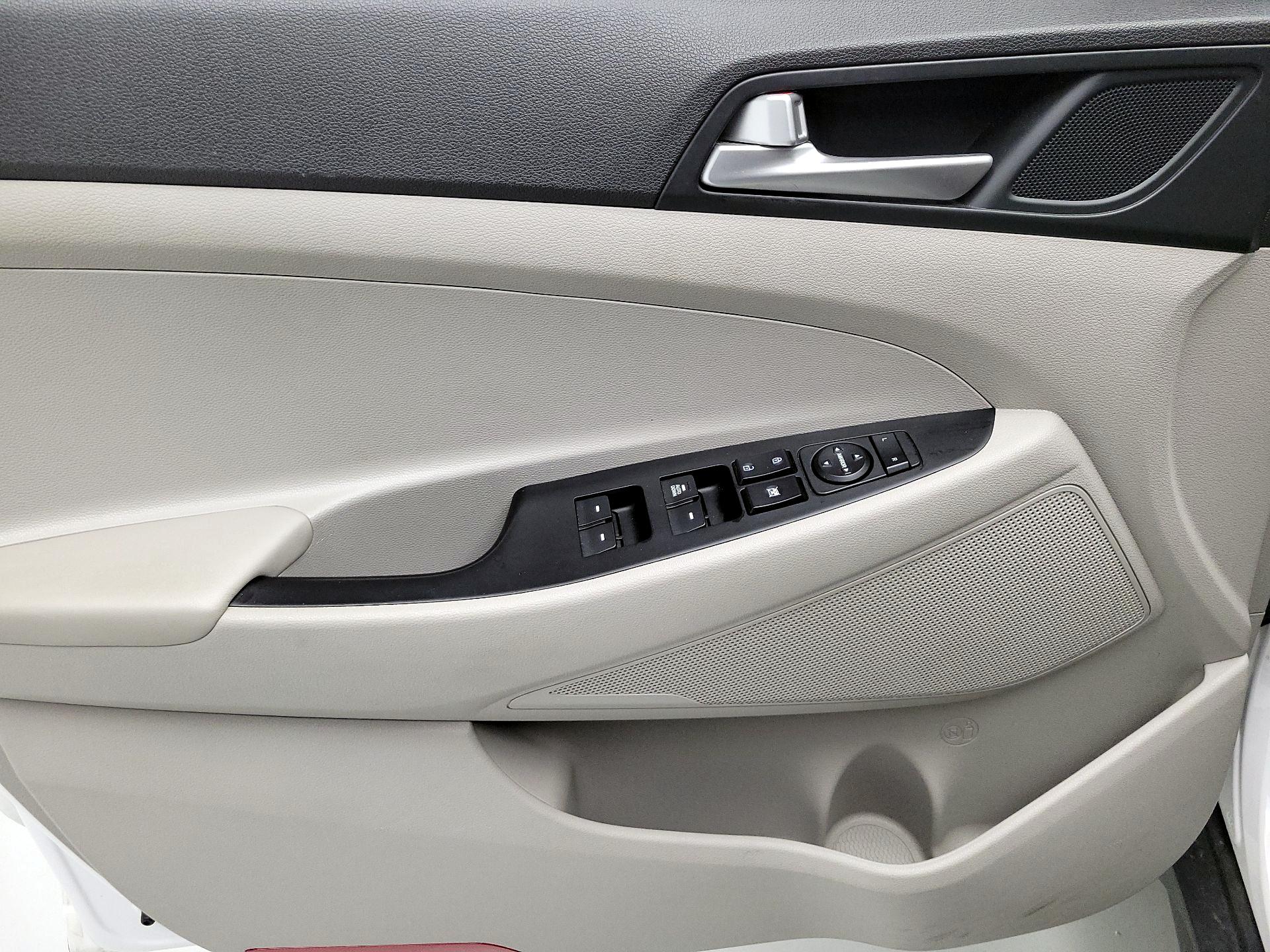 Thumbnail: 2019 Hyundai Tucson - 12