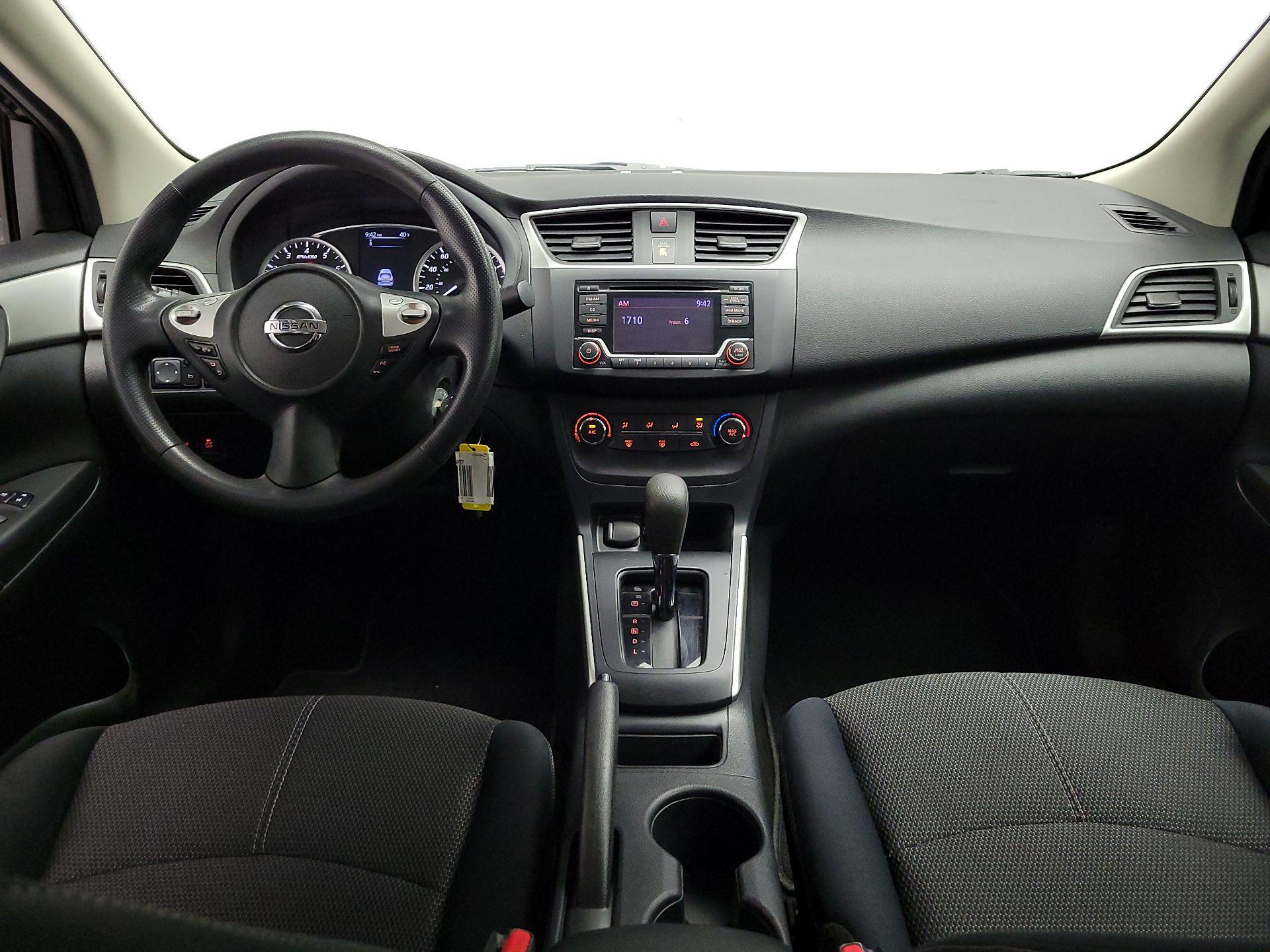 Thumbnail: 2018 Nissan Sentra - 9