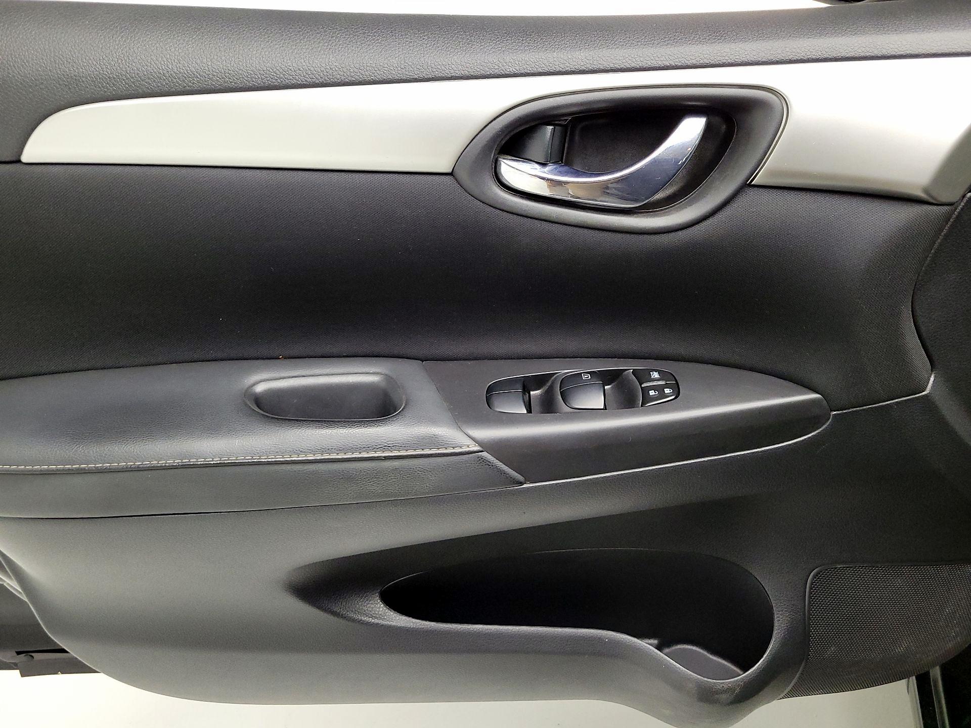 Thumbnail: 2018 Nissan Sentra - 12