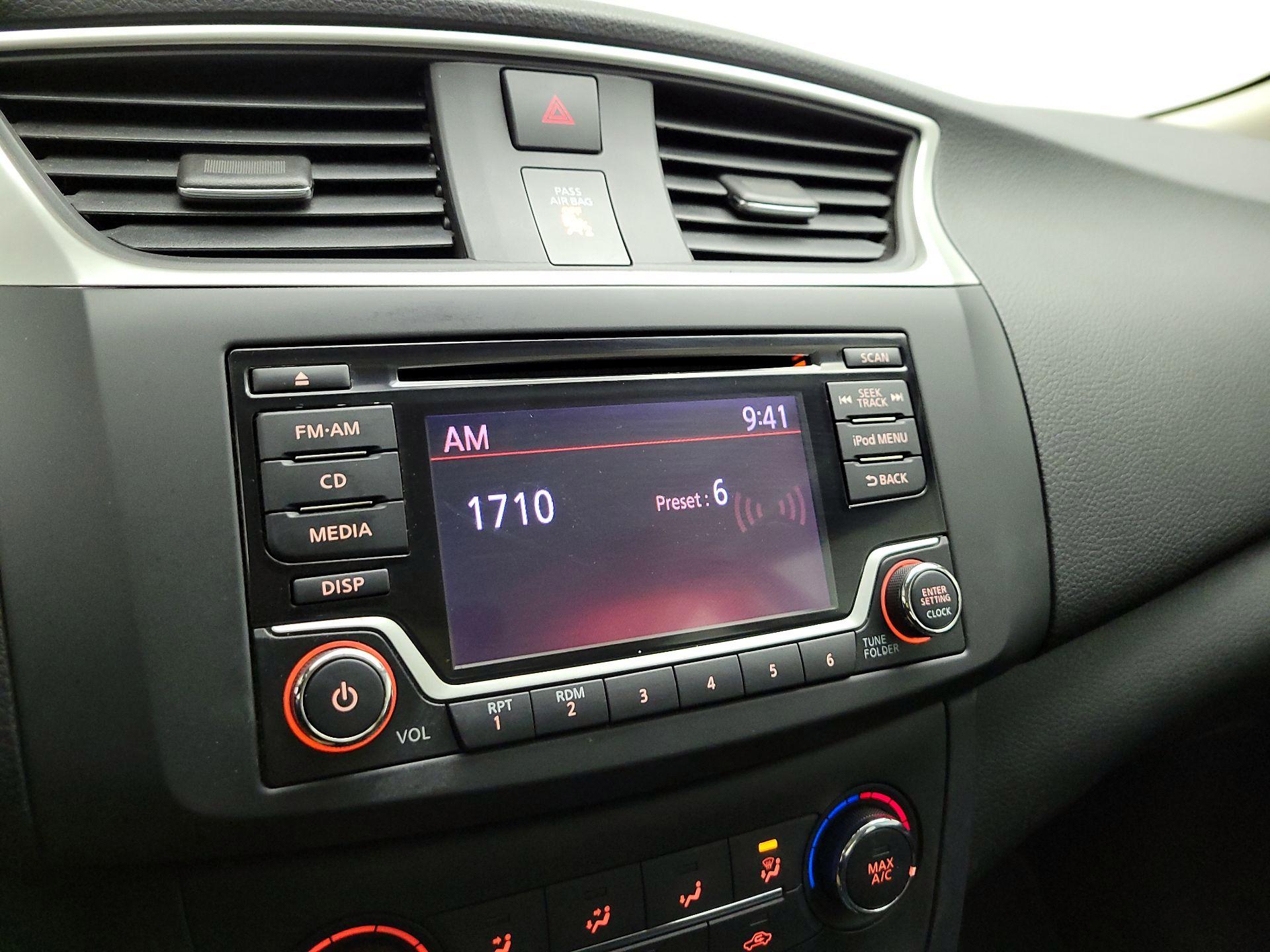 Thumbnail: 2018 Nissan Sentra - 15