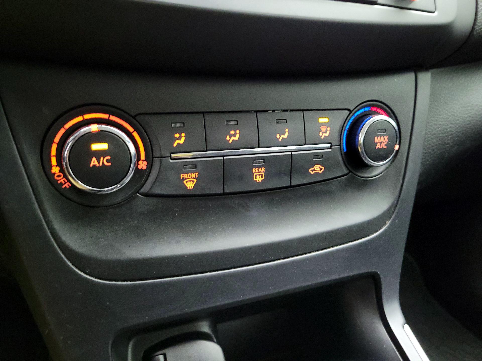 Thumbnail: 2018 Nissan Sentra - 16