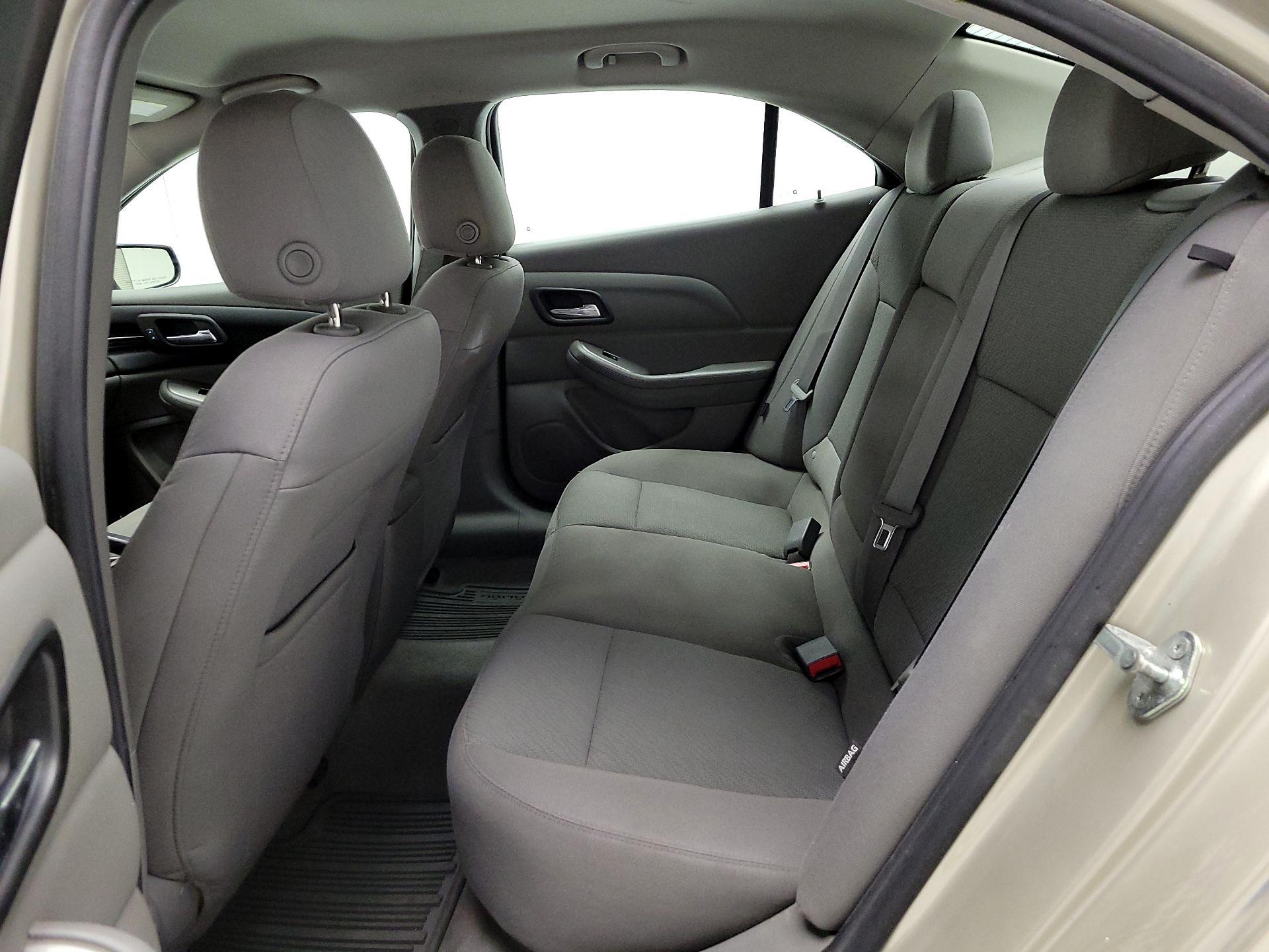 Thumbnail: 2015 Chevrolet Malibu - 17