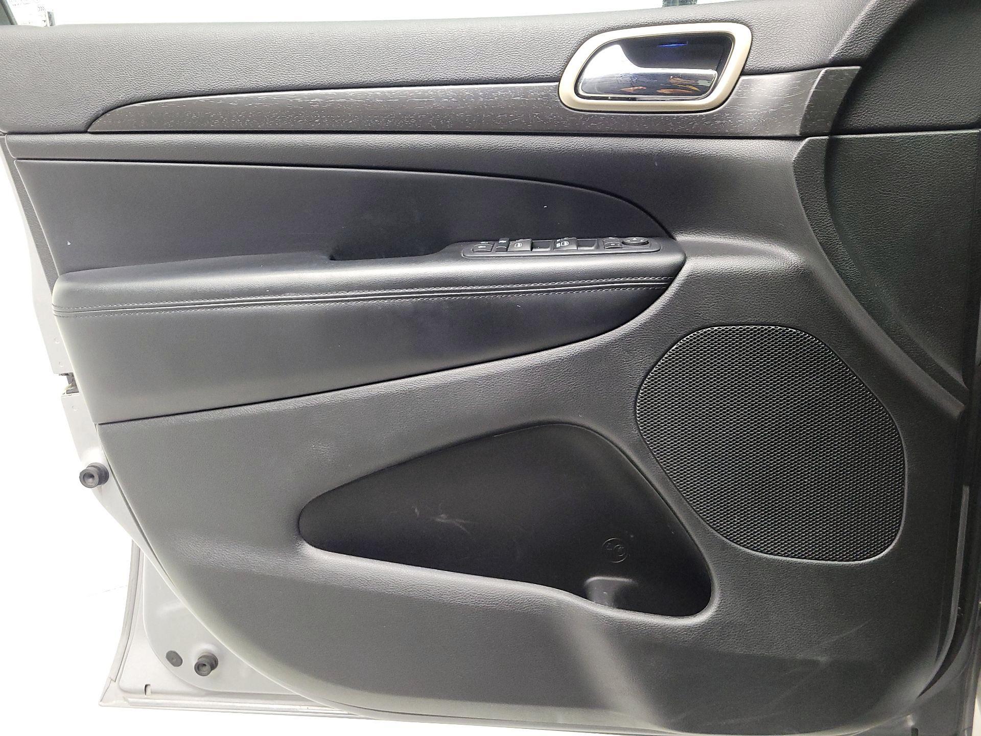 Thumbnail: 2017 Jeep Grand Cherokee - 12