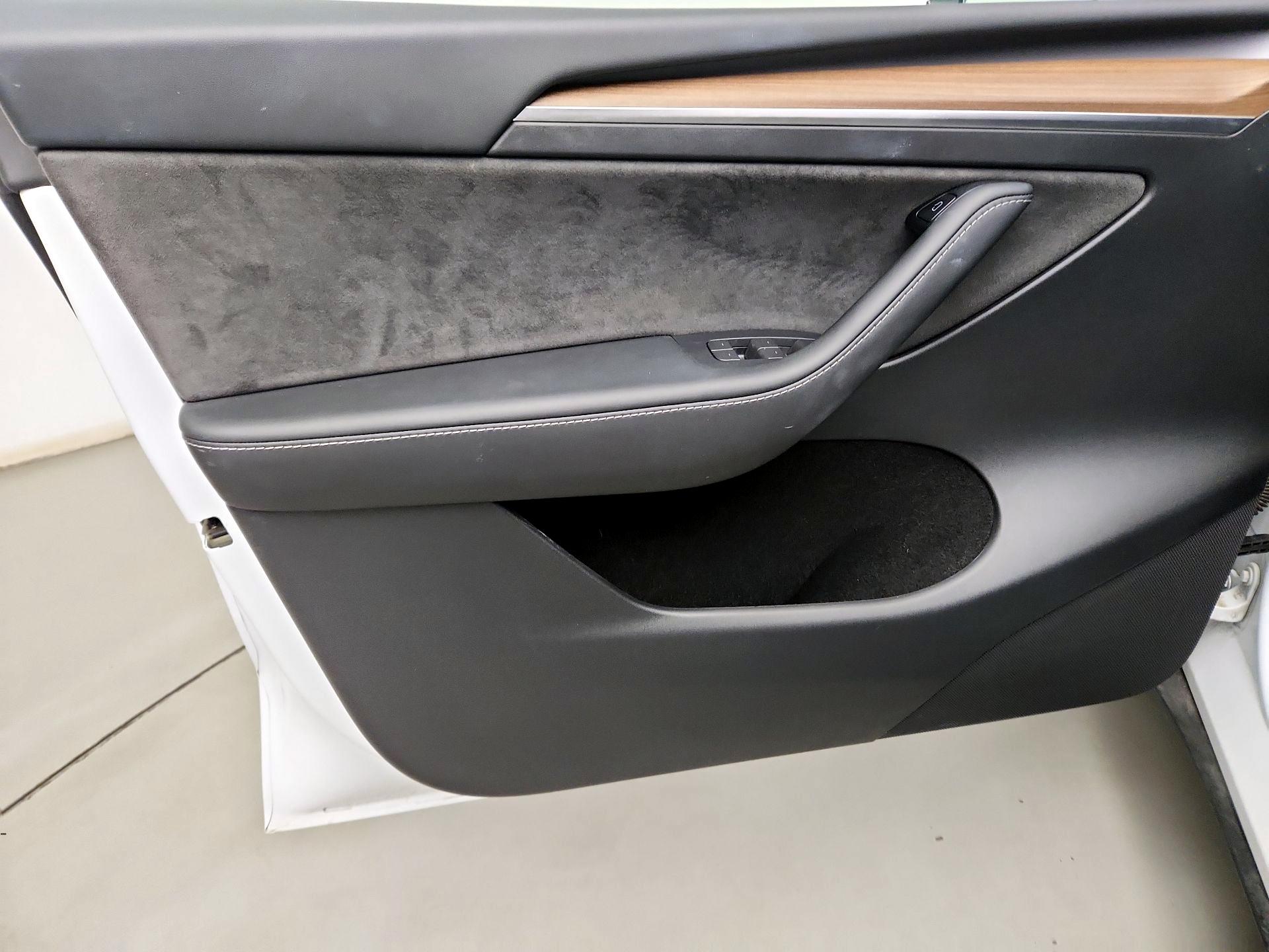 Thumbnail: 2023 Tesla Model Y - 12