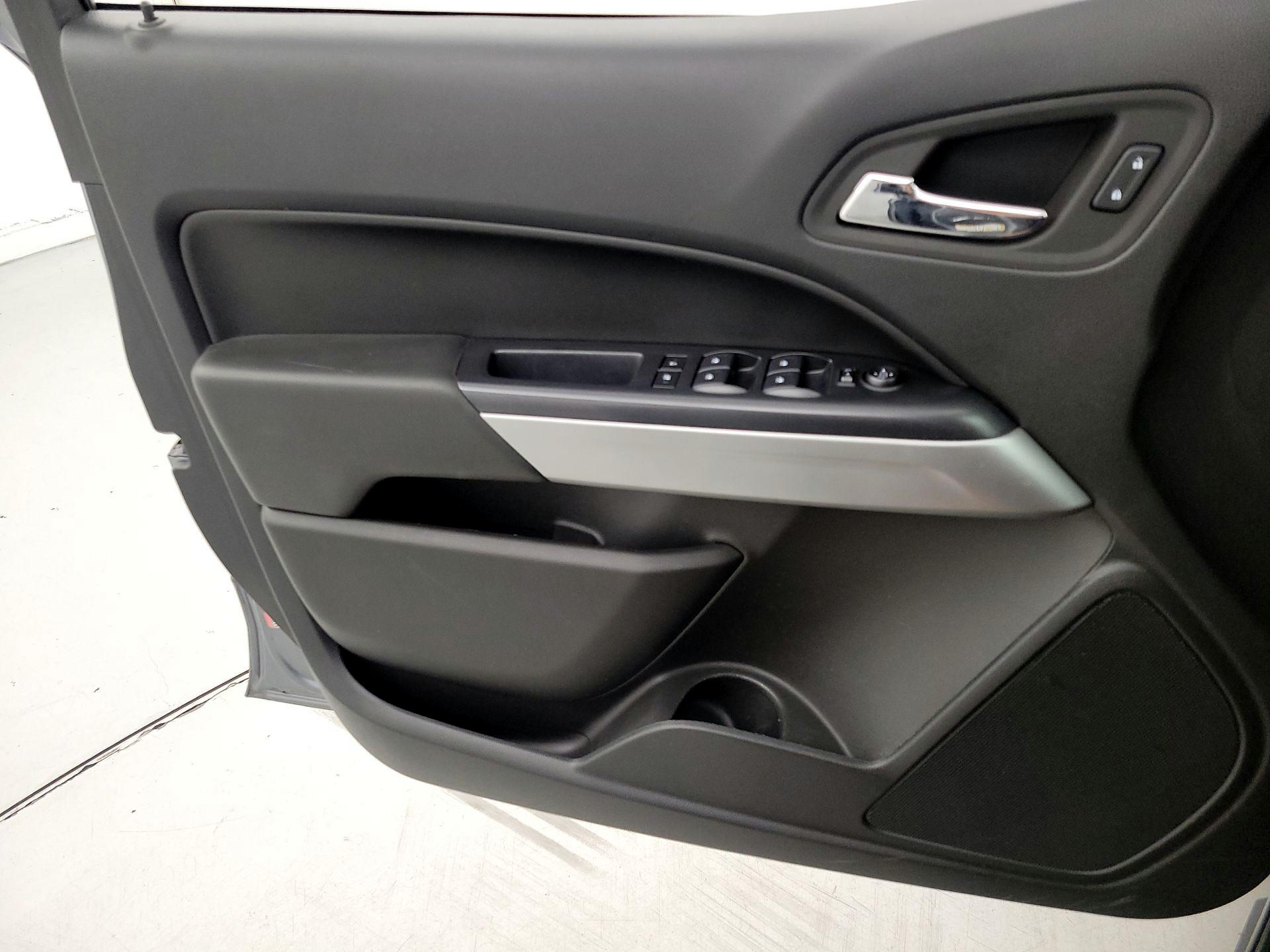 Thumbnail: 2022 Chevrolet Colorado - 12