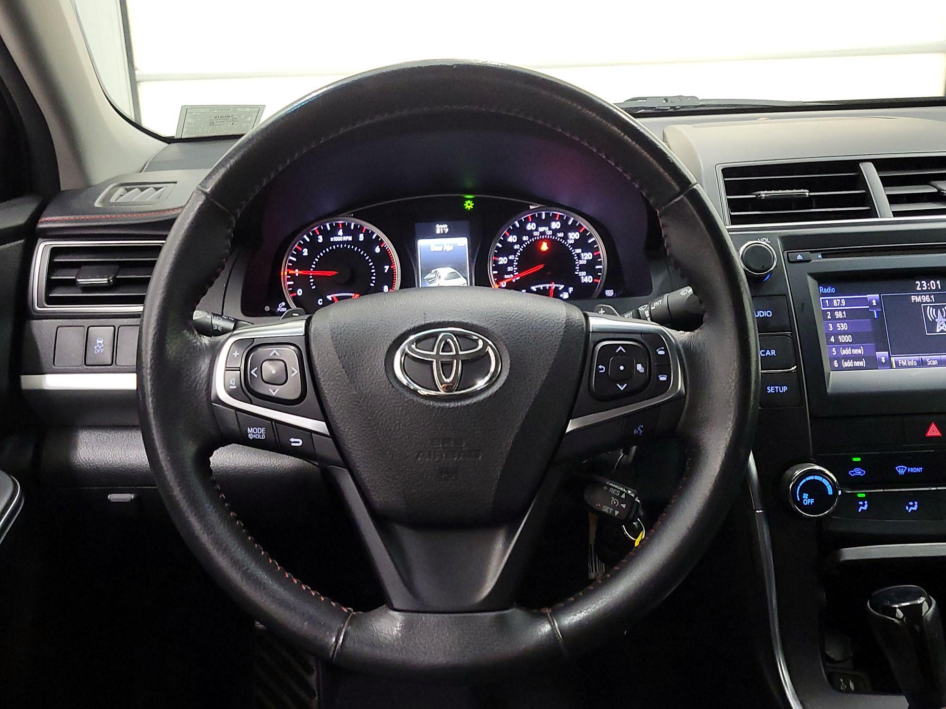 Thumbnail: 2017 Toyota Camry - 10