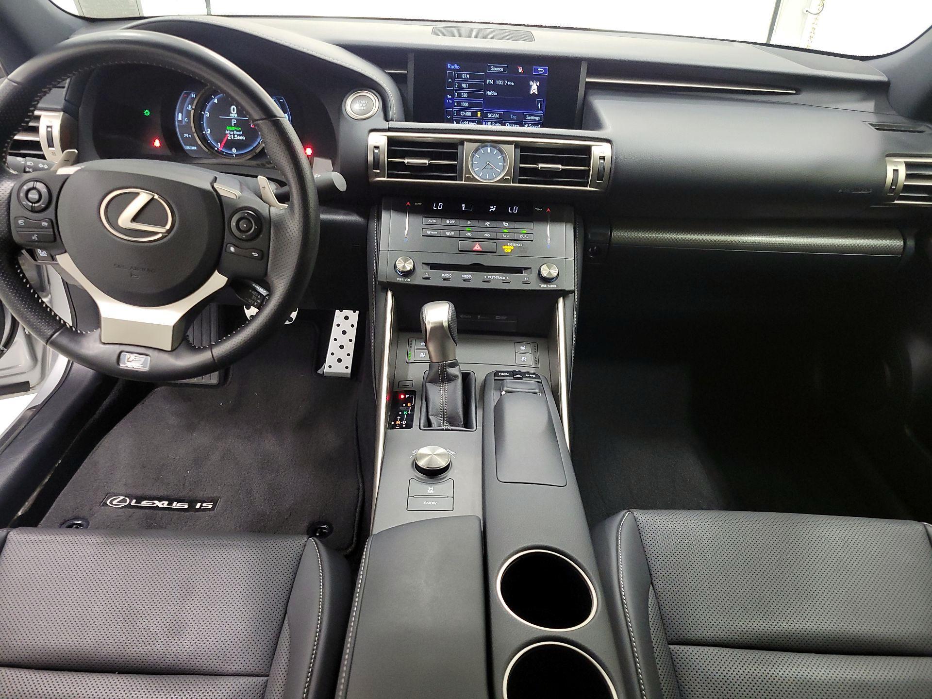 Thumbnail: 2016 Lexus IS - 9