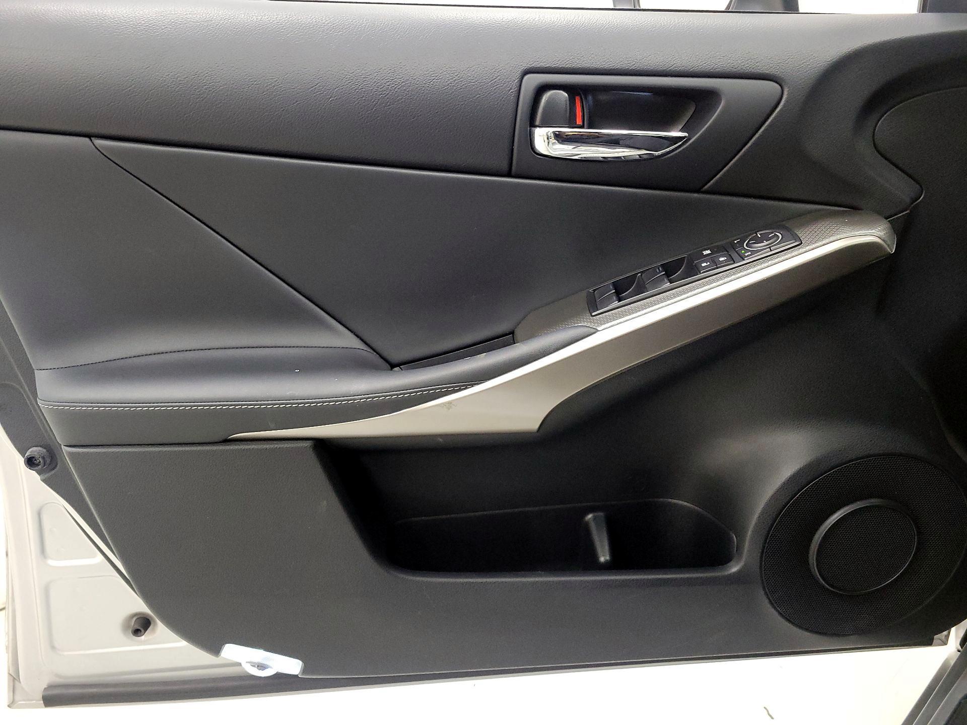Thumbnail: 2016 Lexus IS - 12