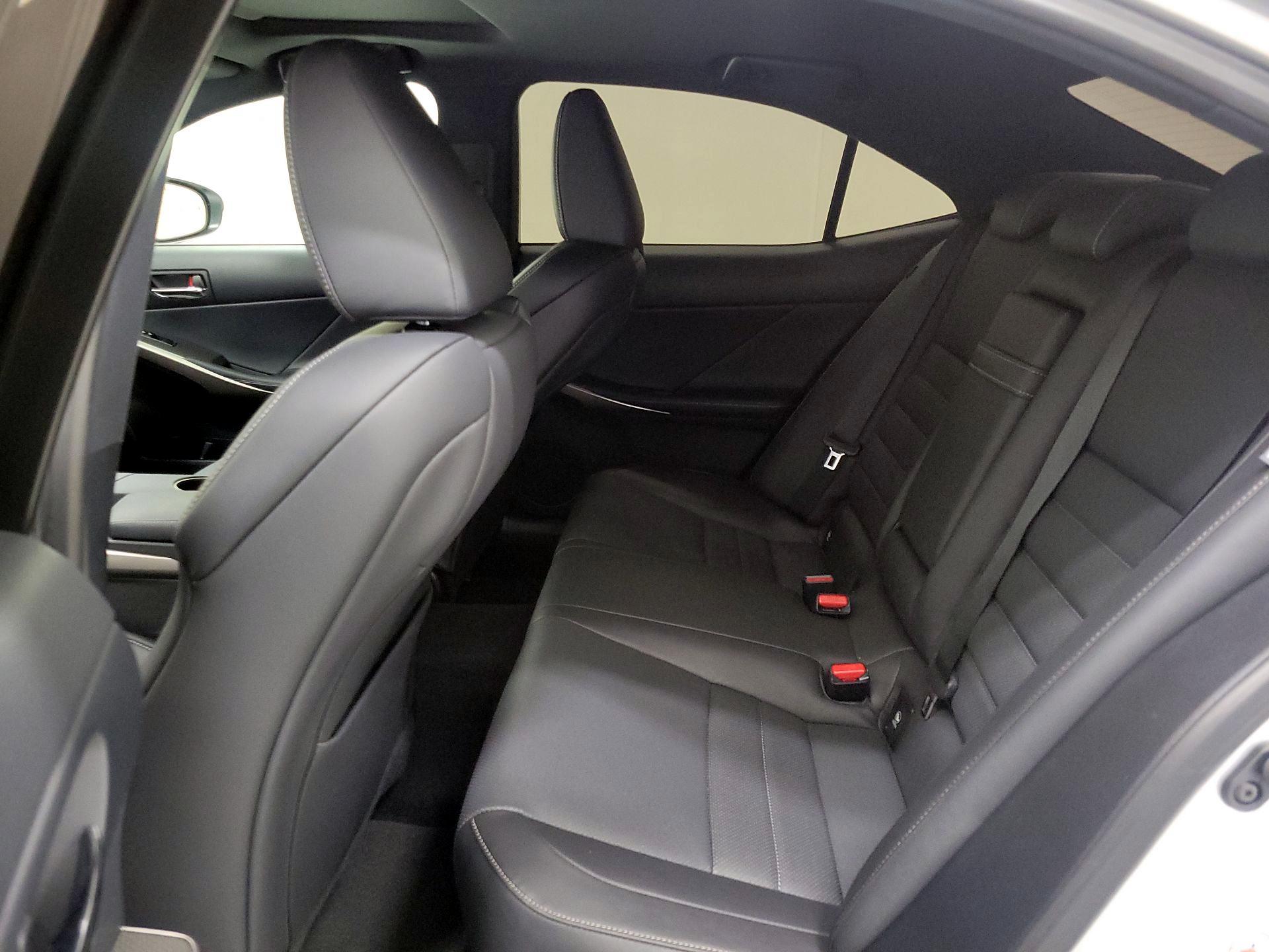 Thumbnail: 2016 Lexus IS - 19