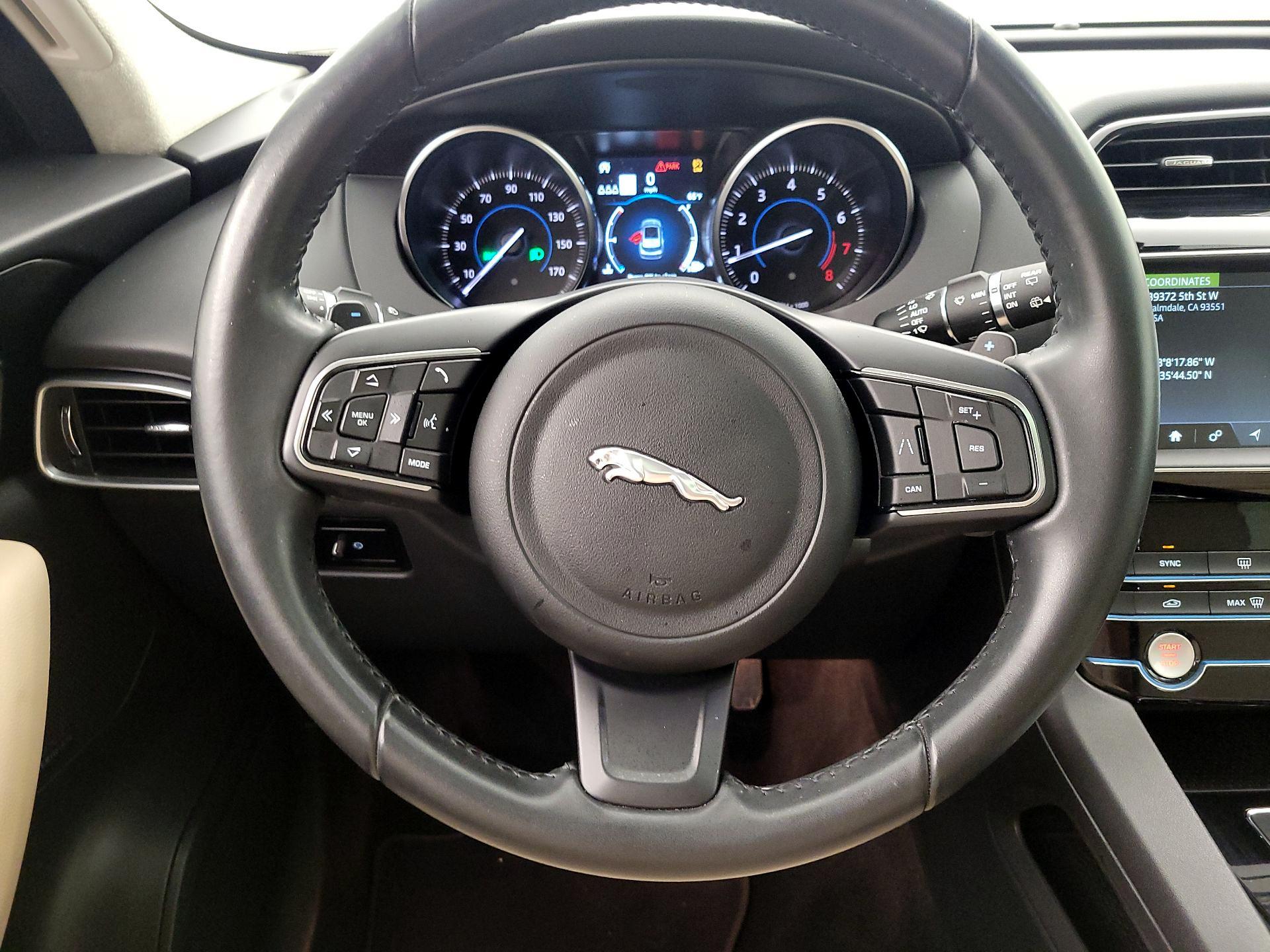 Thumbnail: 2020 Jaguar F-Pace - 10