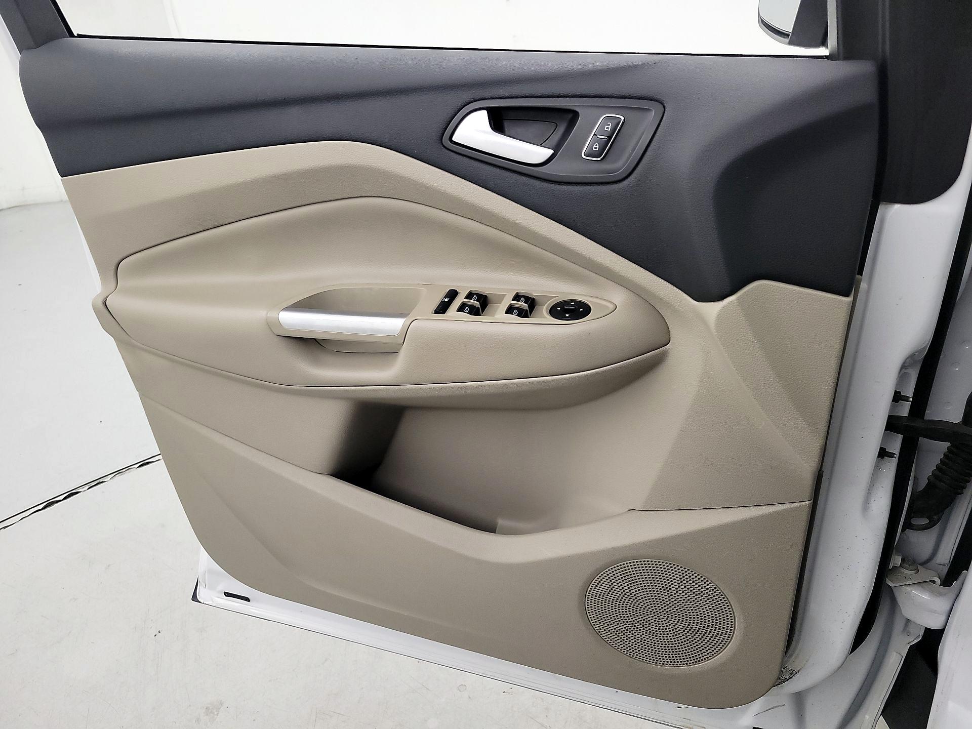 Thumbnail: 2016 Ford Escape - 12