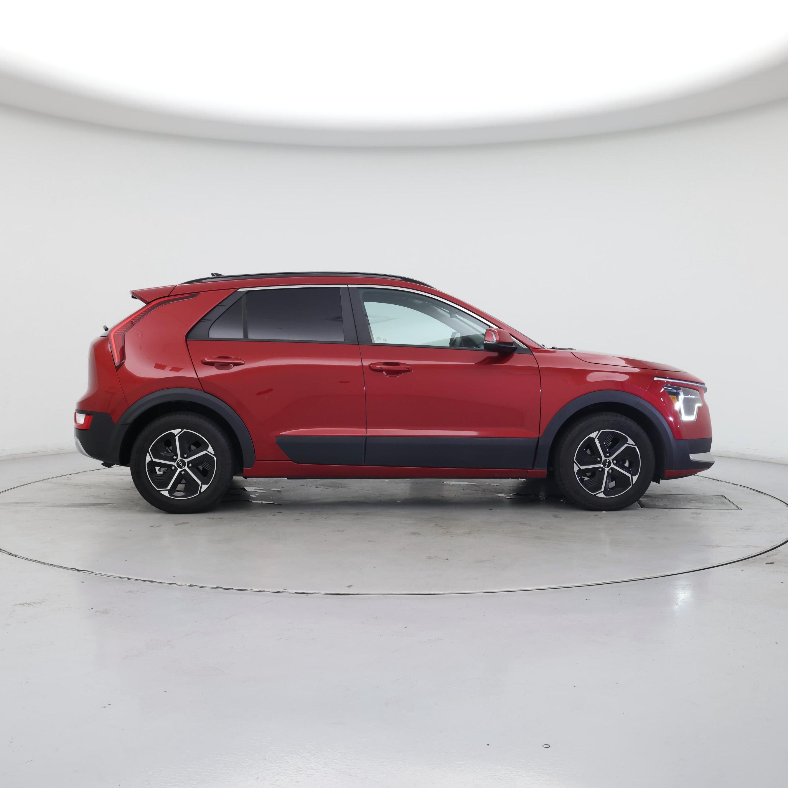 Thumbnail: 2023 Kia Niro - 7