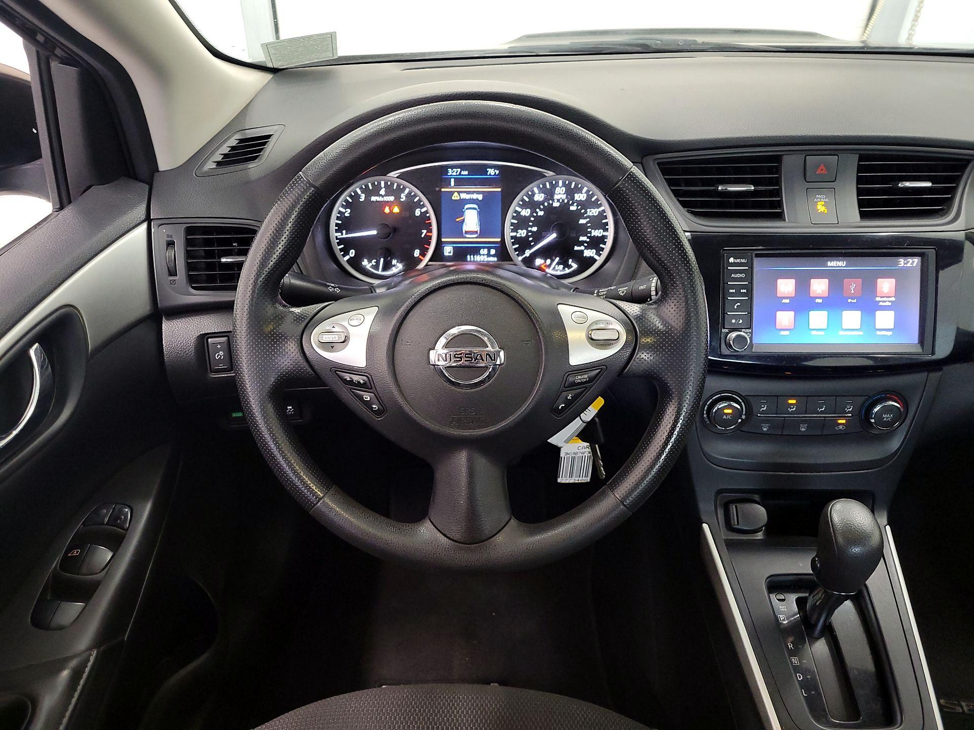 Thumbnail: 2019 Nissan Sentra - 10