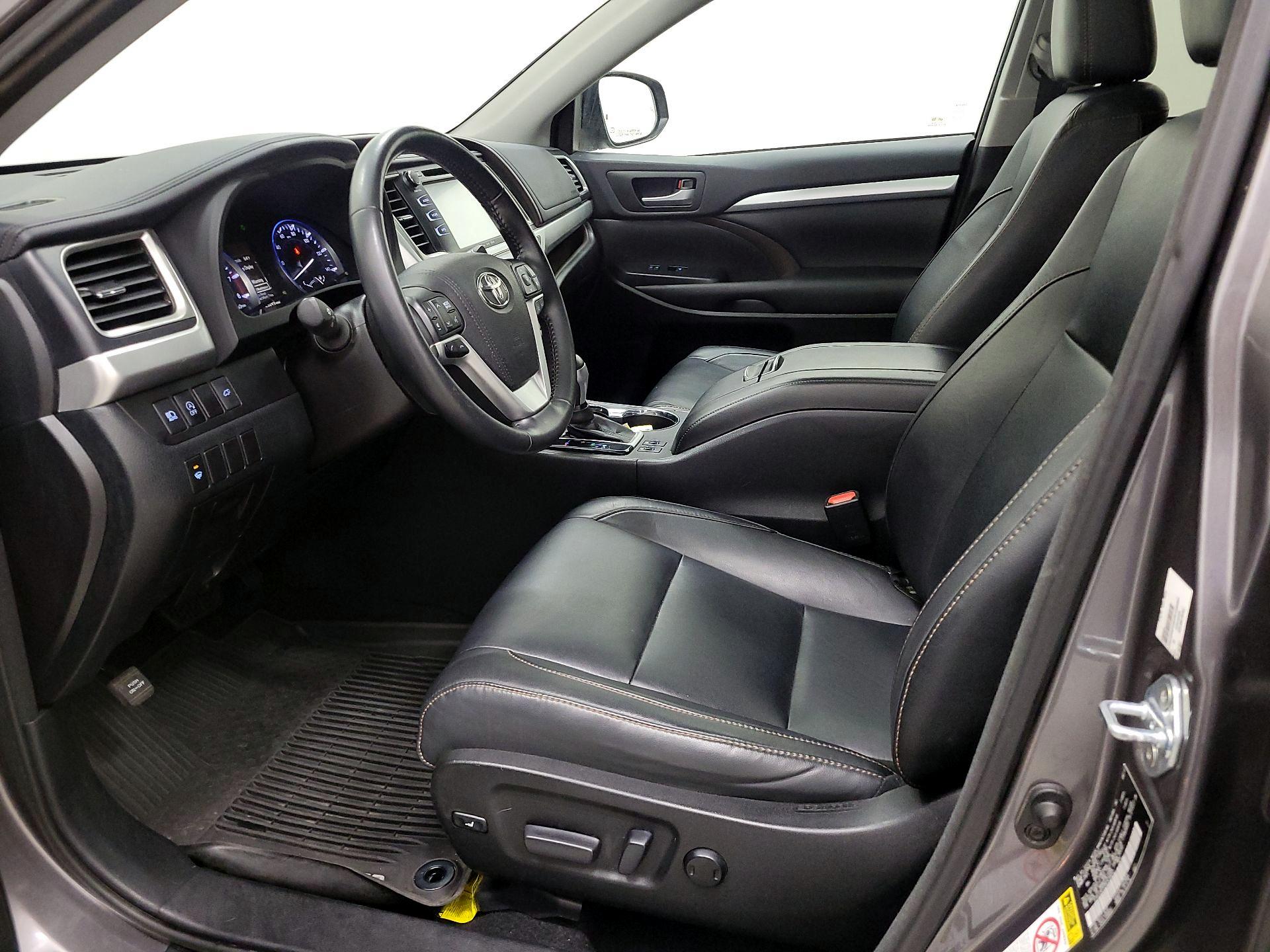 Thumbnail: 2017 Toyota Highlander - 11