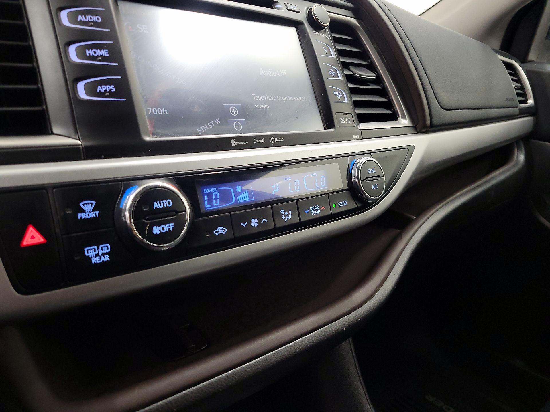 Thumbnail: 2017 Toyota Highlander - 17