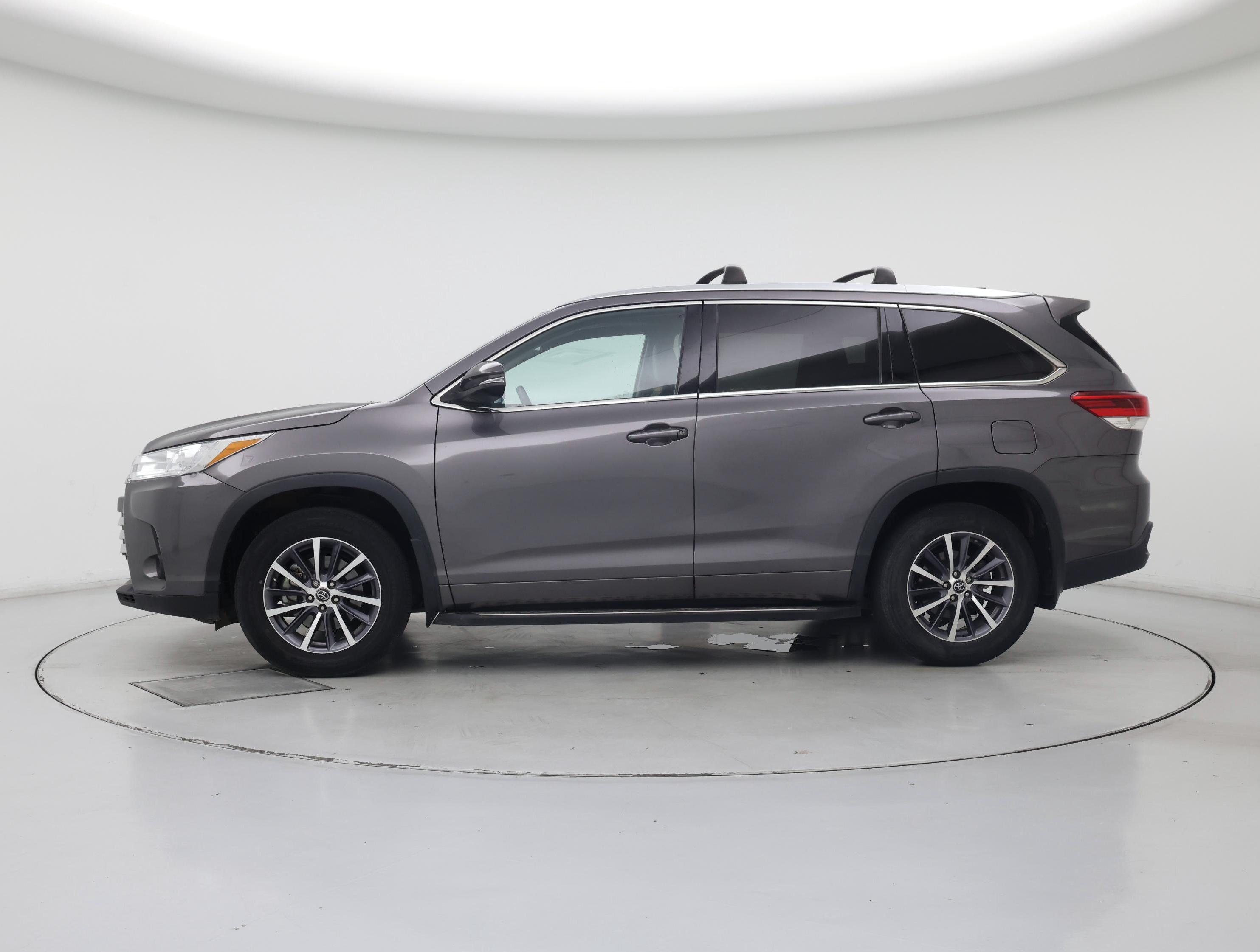 Thumbnail: 2017 Toyota Highlander - 3