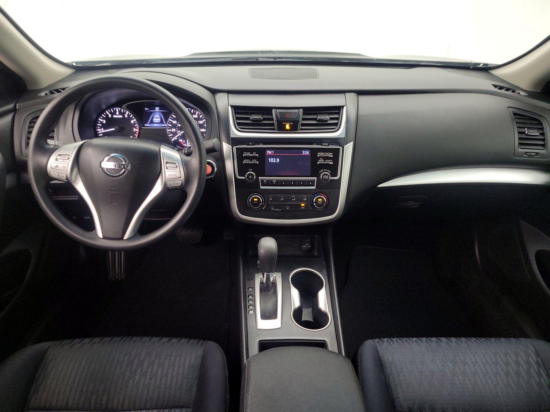 Thumbnail: 2018 Nissan Altima - 9