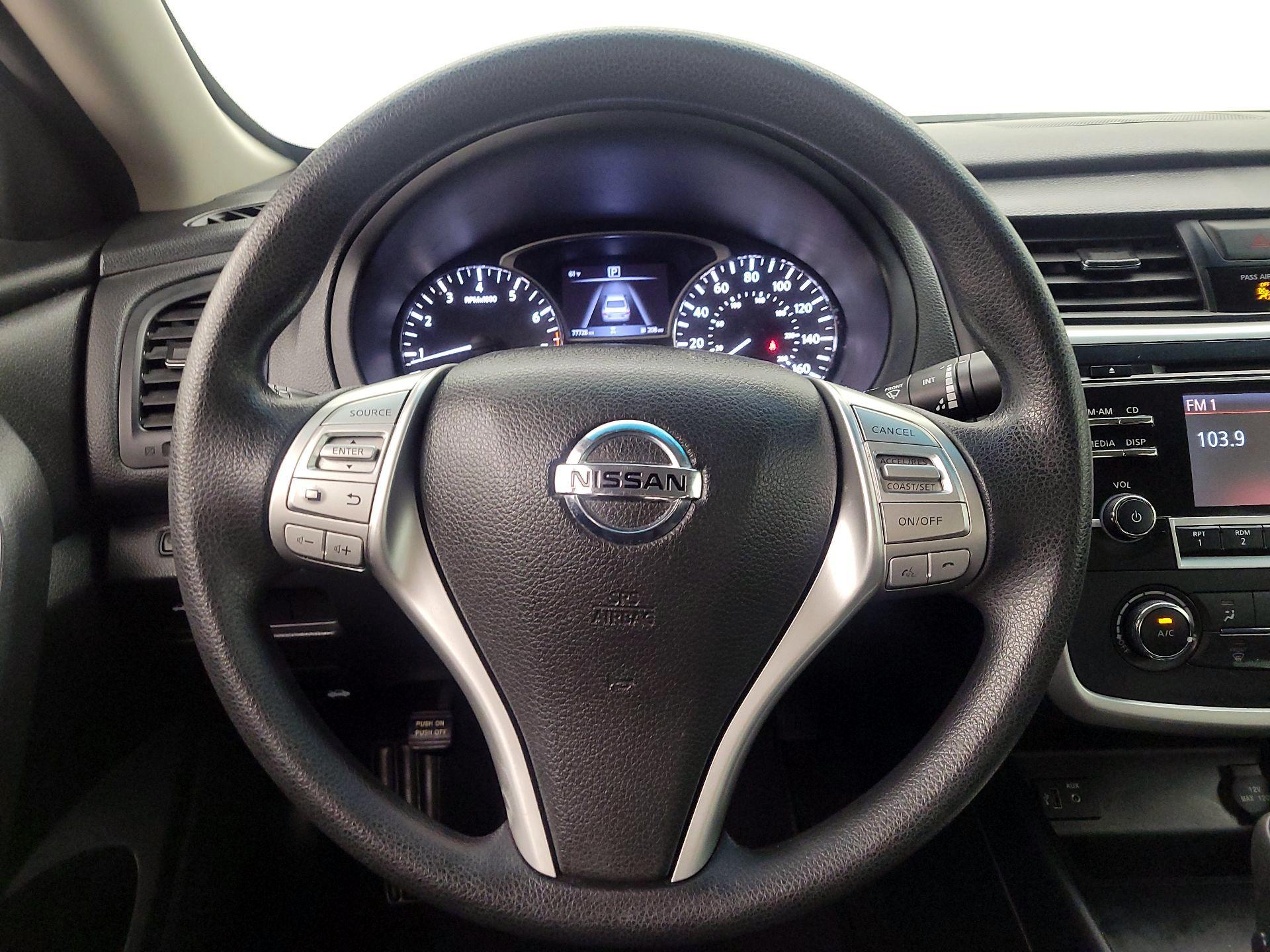 Thumbnail: 2018 Nissan Altima - 10