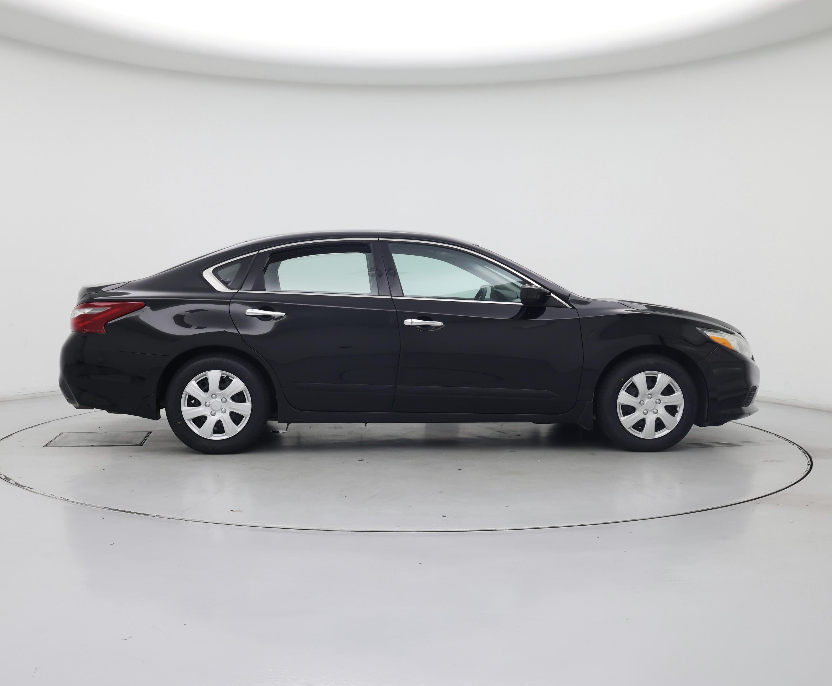 Thumbnail: 2018 Nissan Altima - 7