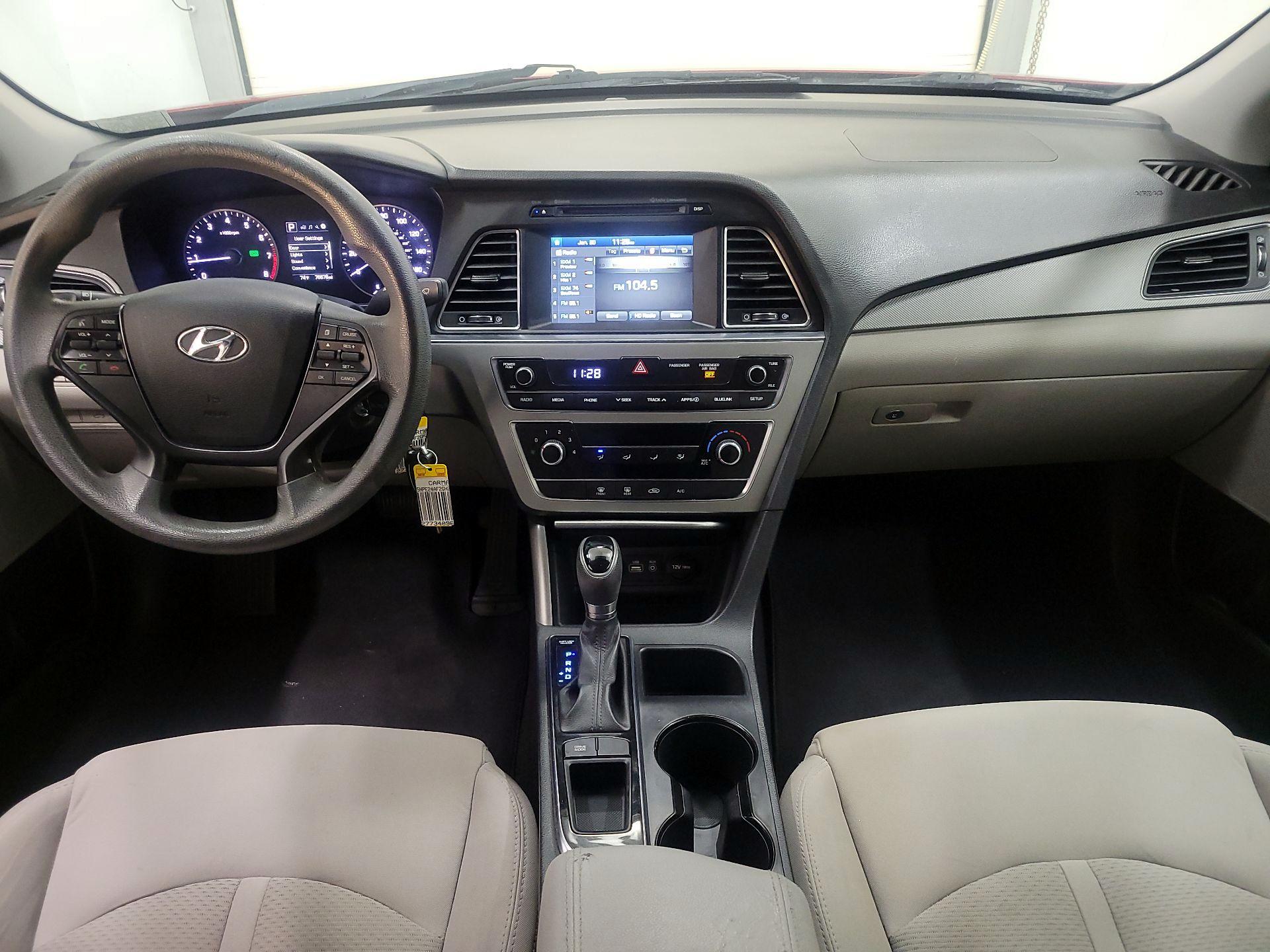Thumbnail: 2016 Hyundai Sonata - 9