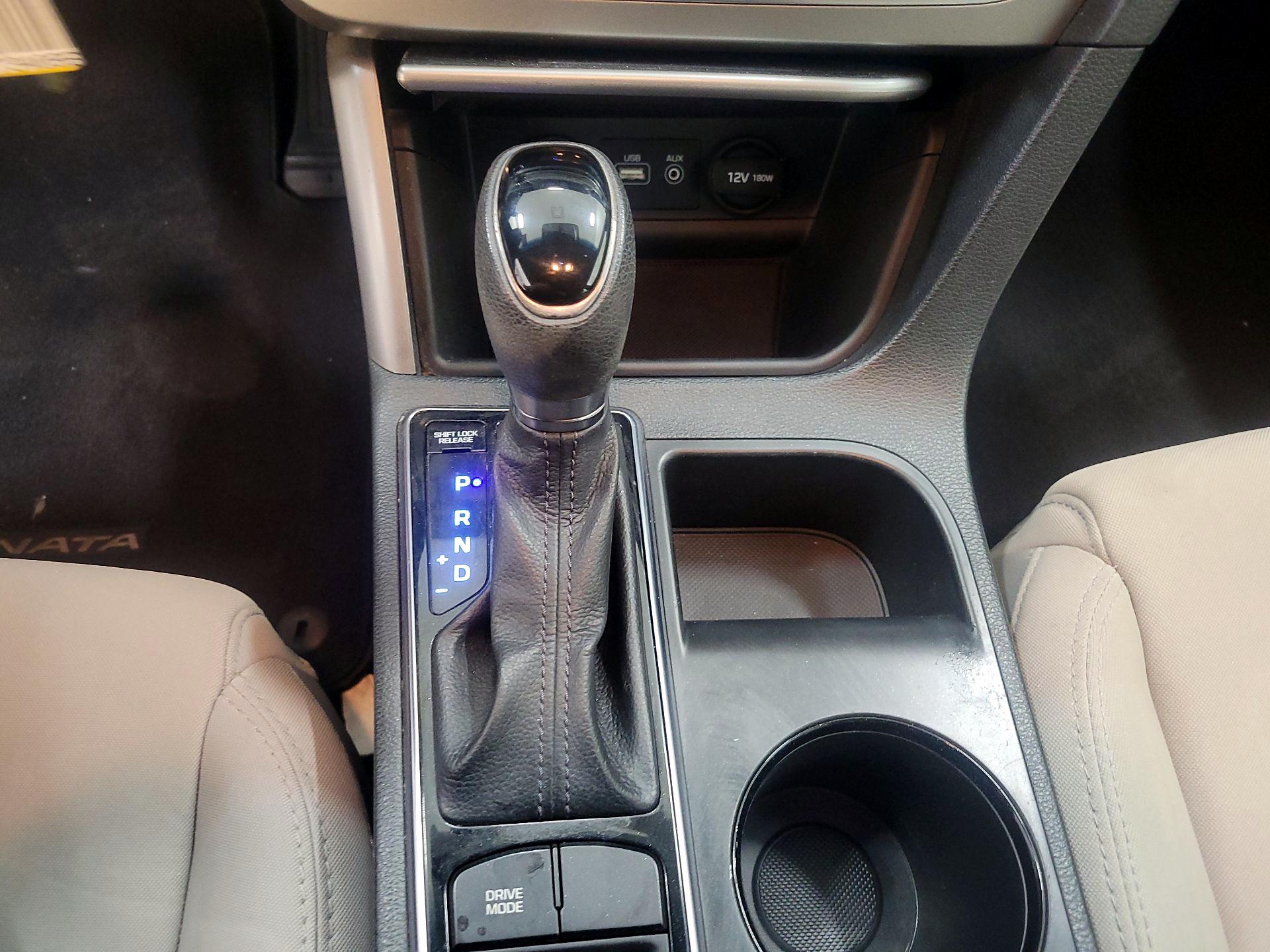 Thumbnail: 2016 Hyundai Sonata - 17