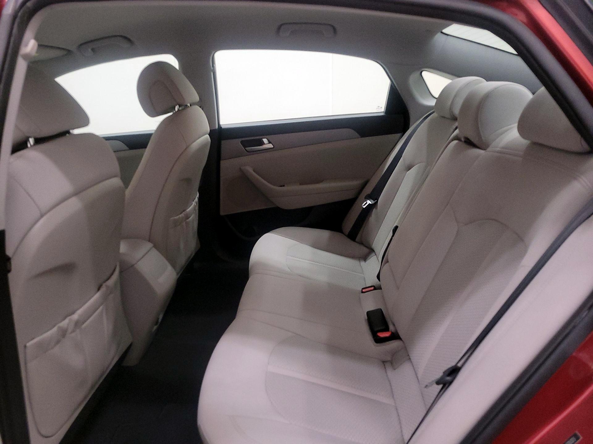 Thumbnail: 2016 Hyundai Sonata - 19