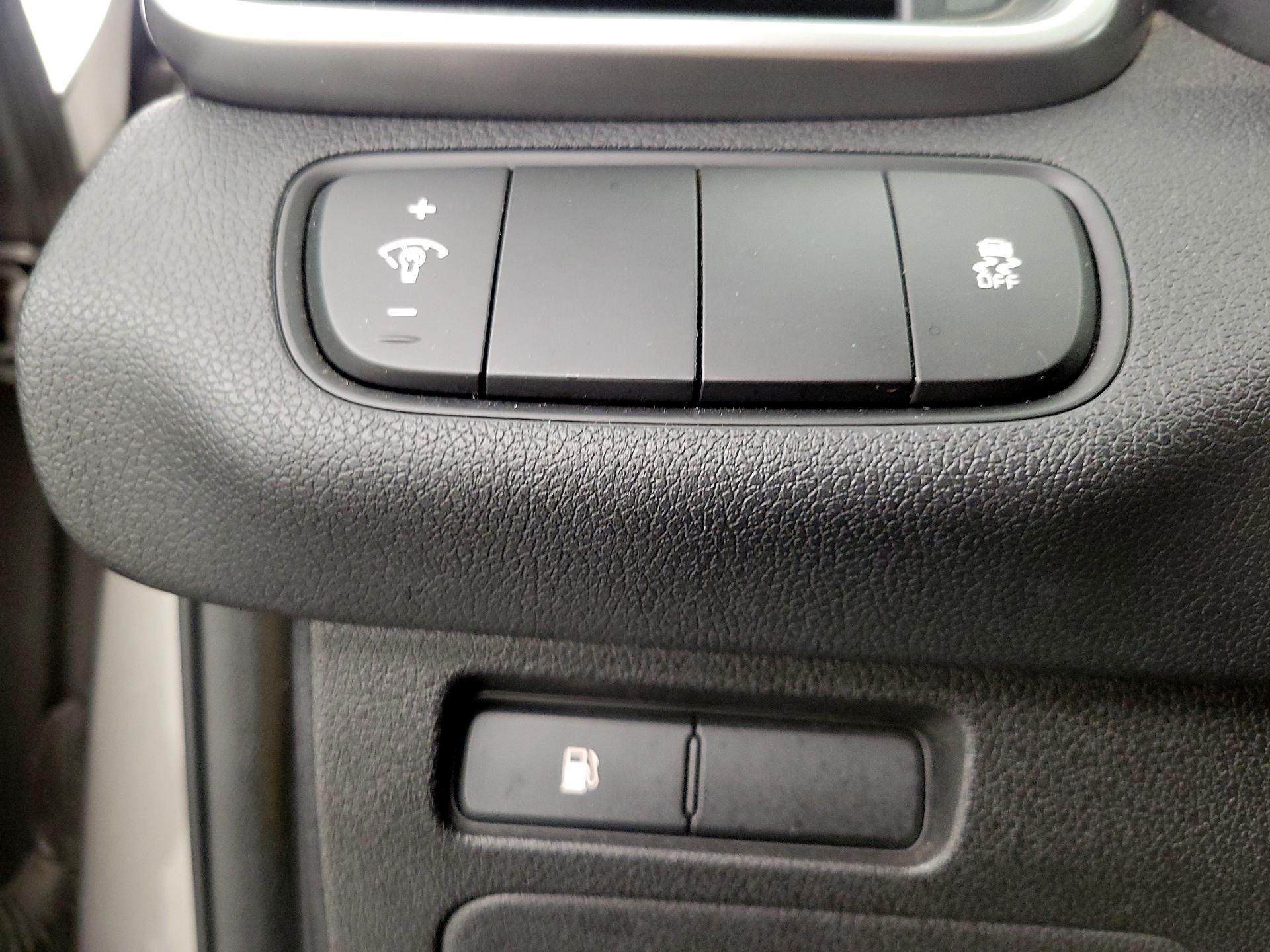 Thumbnail: 2016 Kia Sorento - 13