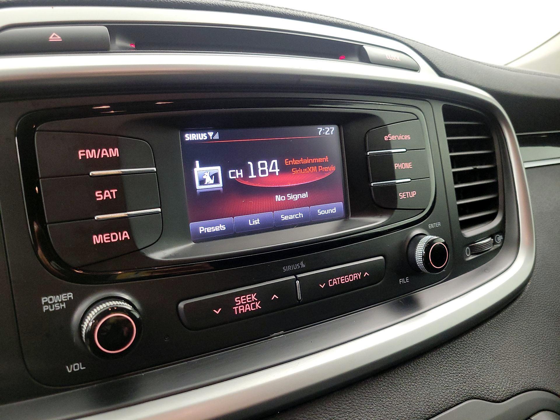 Thumbnail: 2016 Kia Sorento - 15
