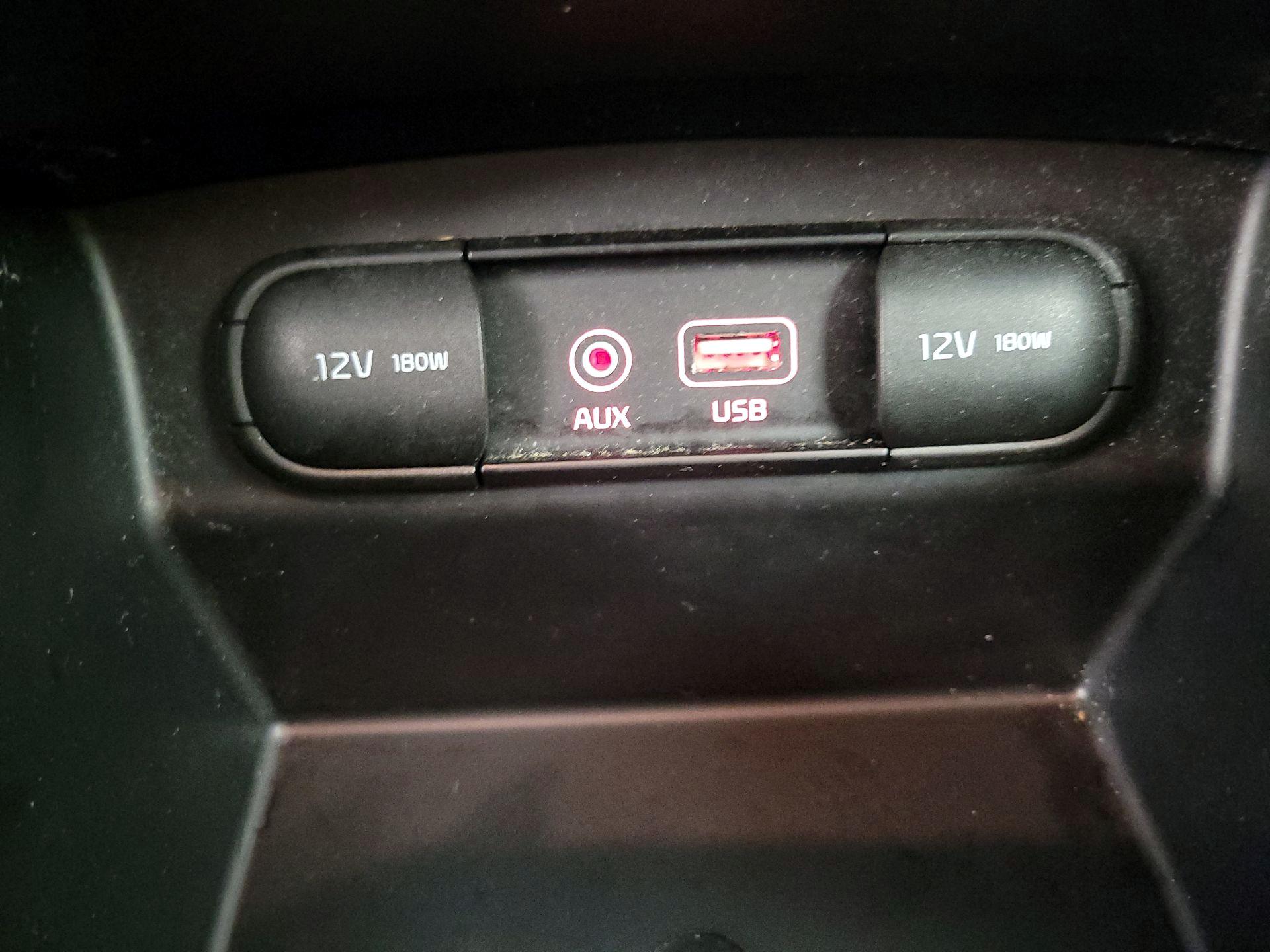Thumbnail: 2016 Kia Sorento - 18