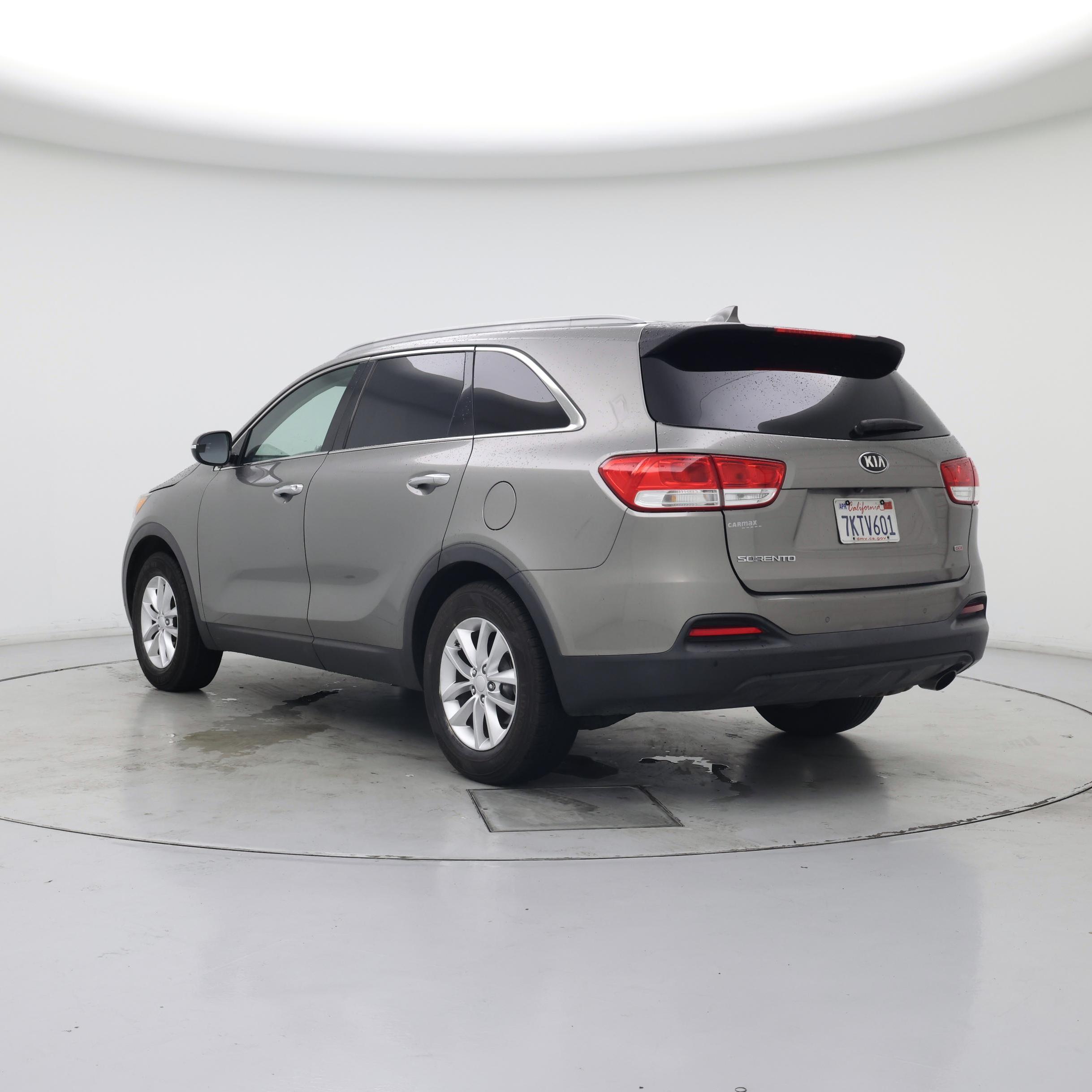 Thumbnail: 2016 Kia Sorento - 2