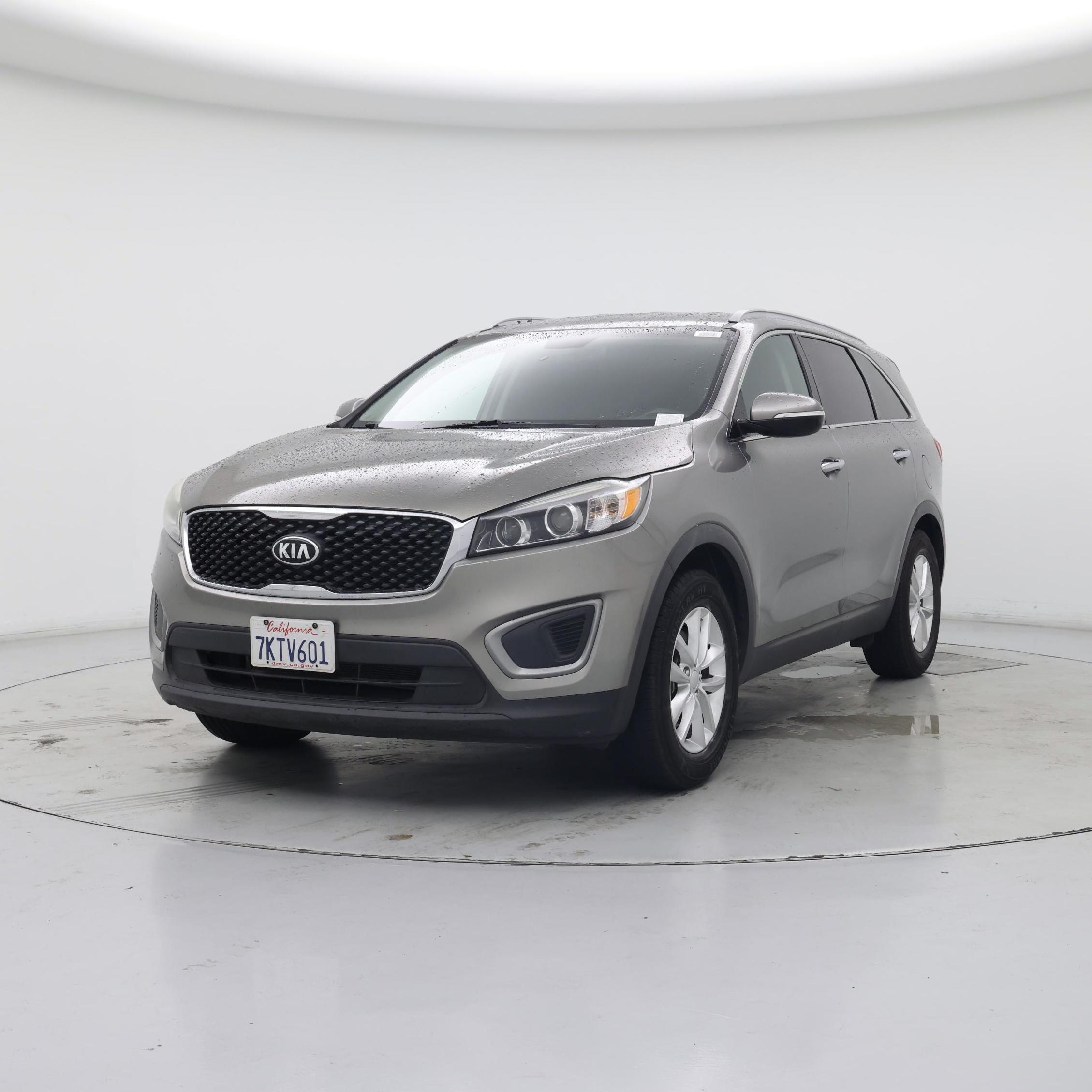 Thumbnail: 2016 Kia Sorento - 4