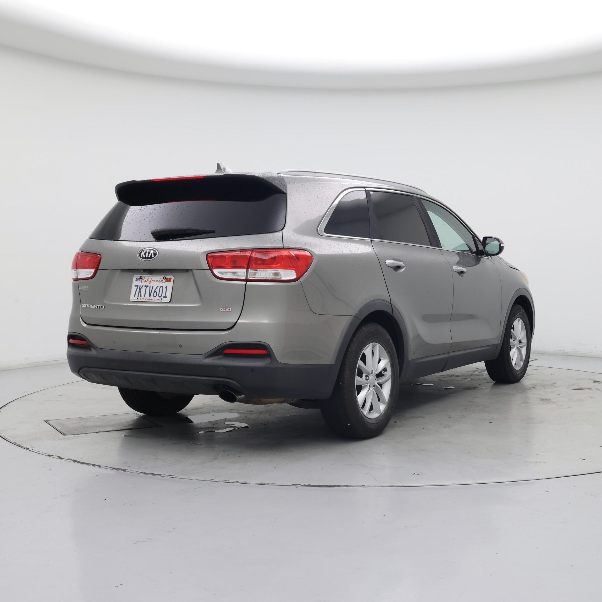 Thumbnail: 2016 Kia Sorento - 8