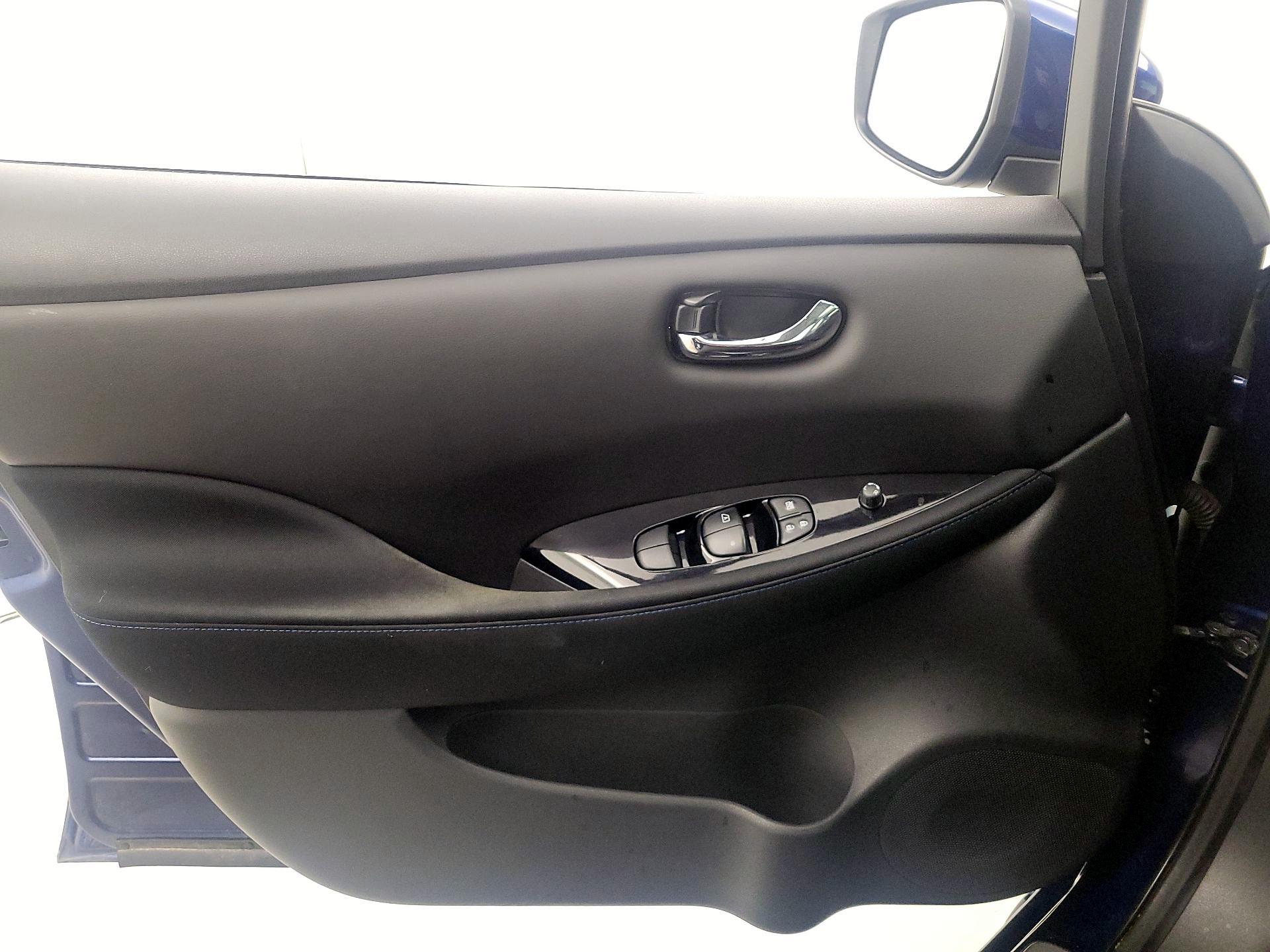 Thumbnail: 2019 Nissan Leaf - 12