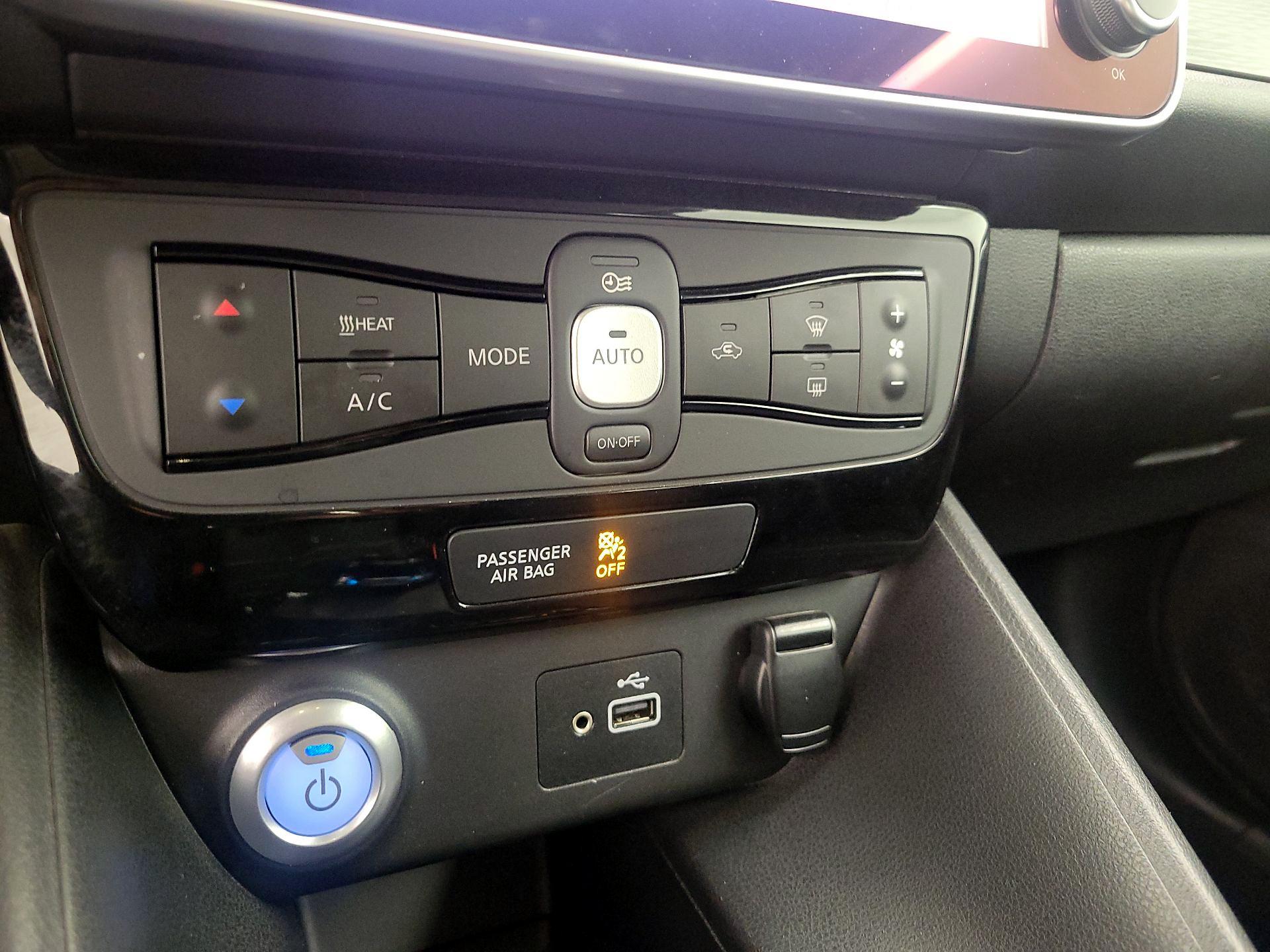 Thumbnail: 2019 Nissan Leaf - 16