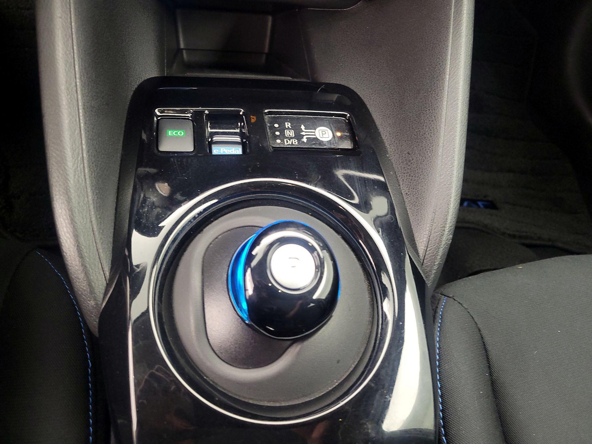 Thumbnail: 2019 Nissan Leaf - 17