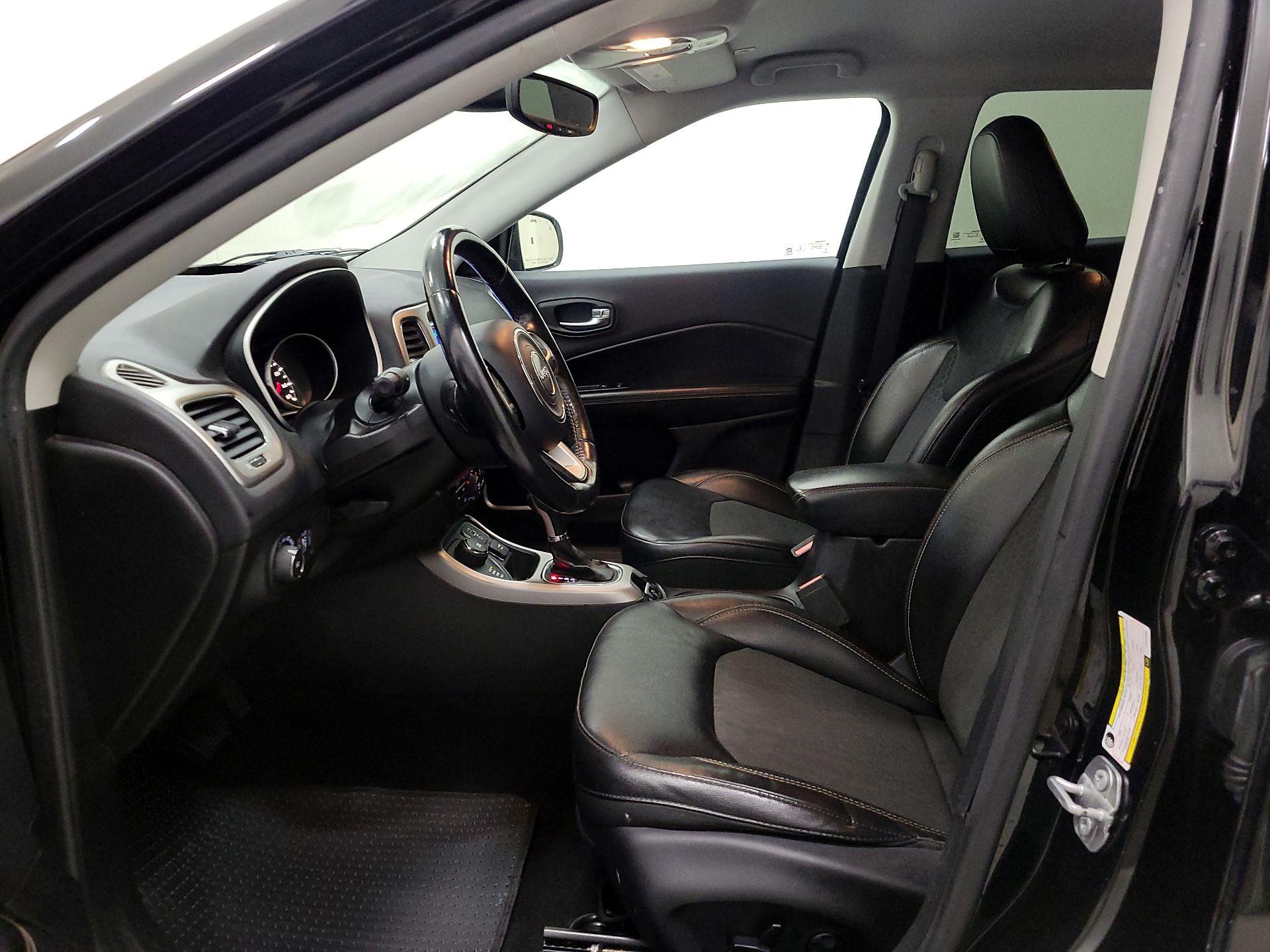 Thumbnail: 2018 Jeep Compass - 11