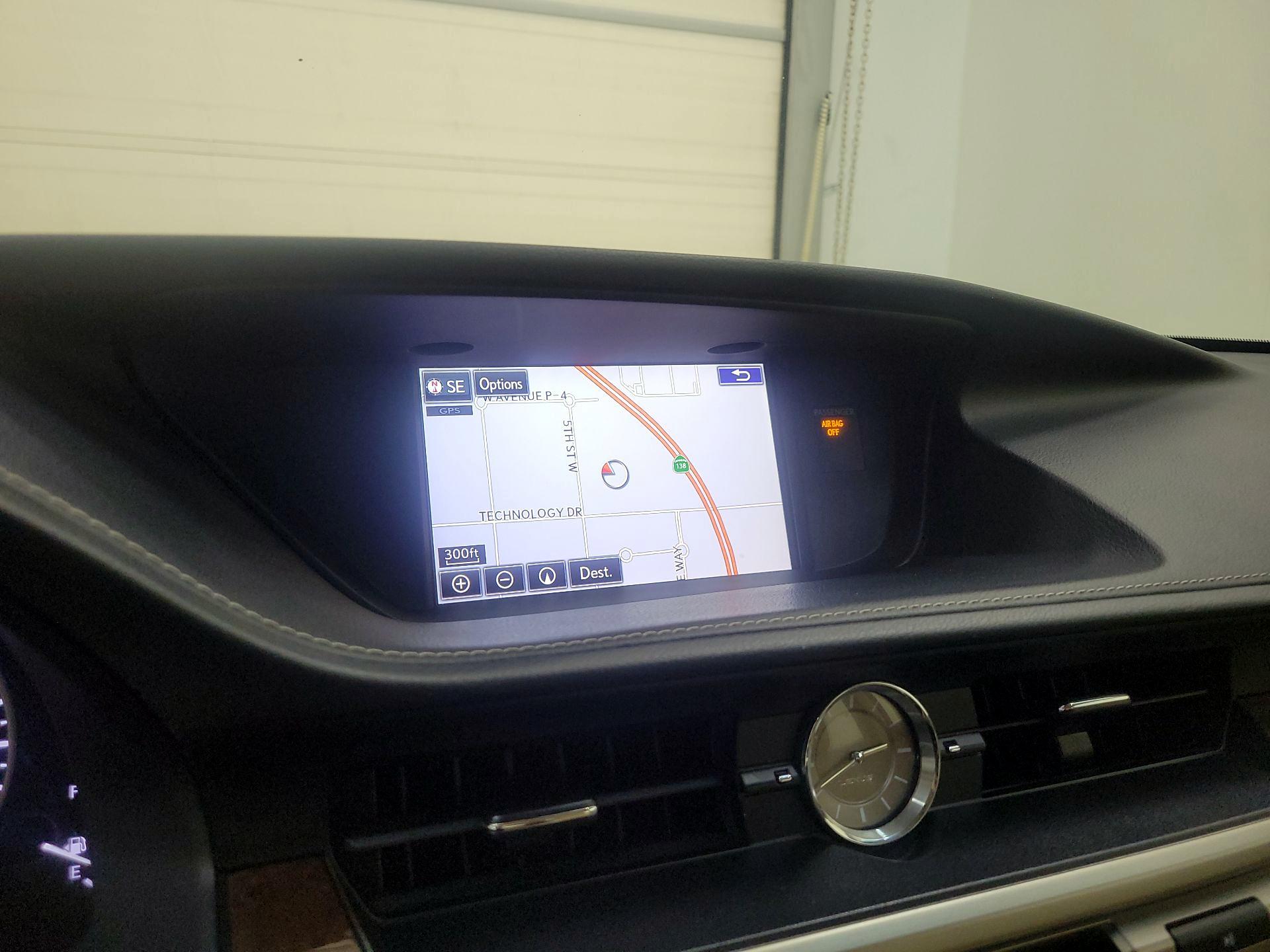Thumbnail: 2015 Lexus ES - 15