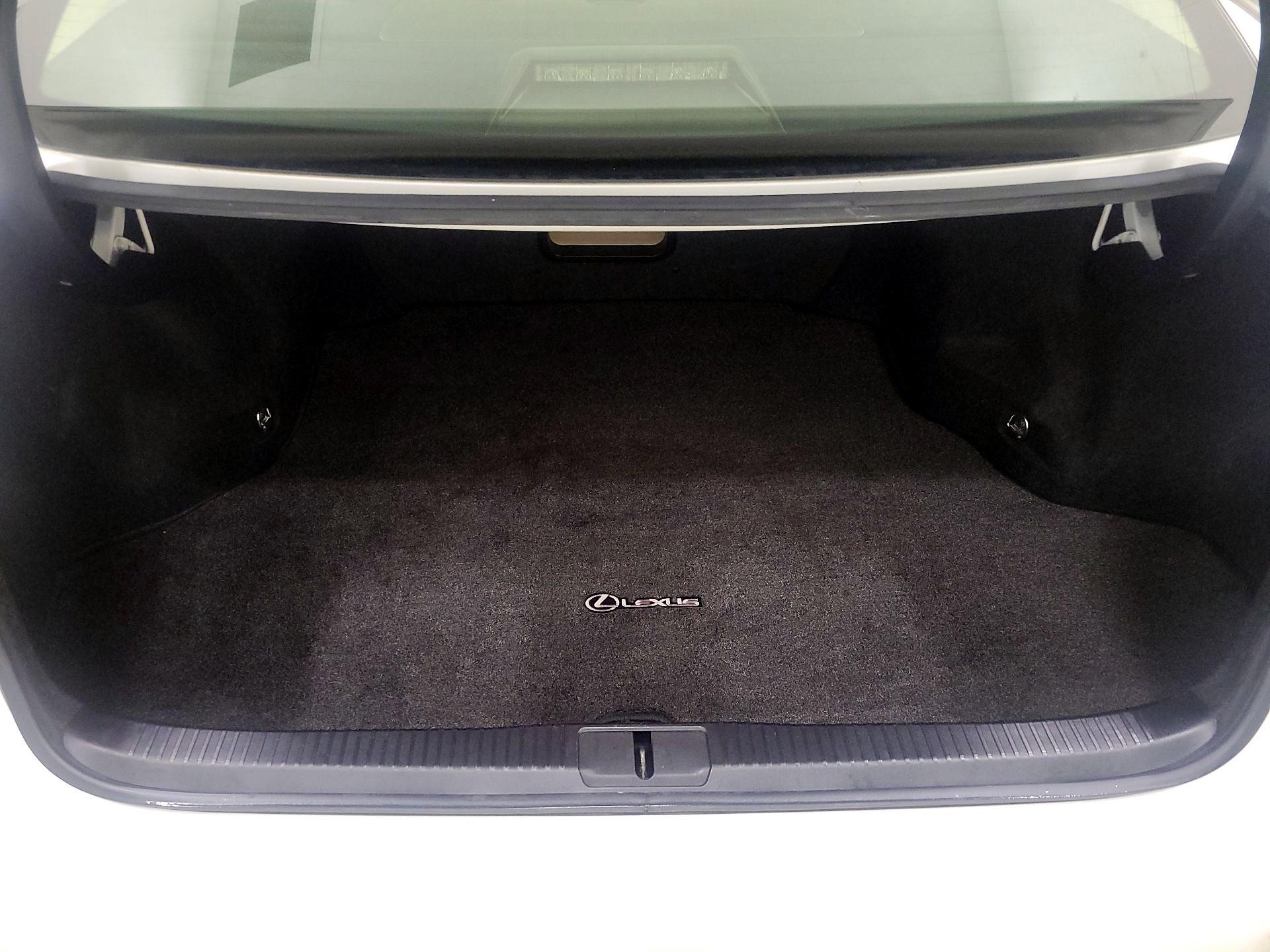 Thumbnail: 2015 Lexus ES - 19