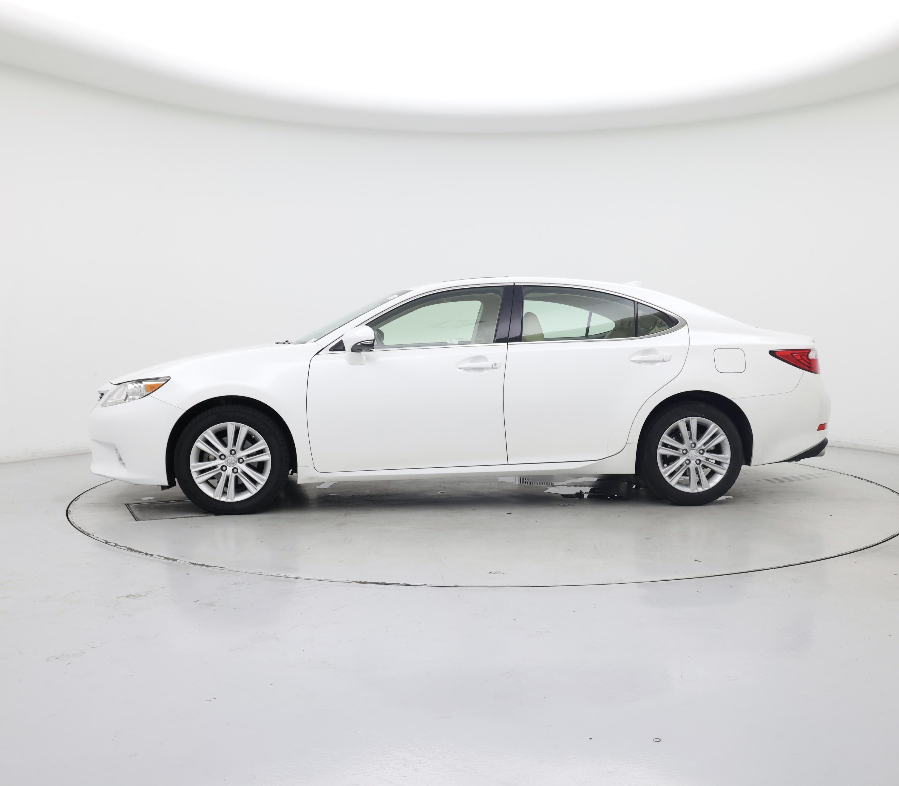 Thumbnail: 2015 Lexus ES - 3