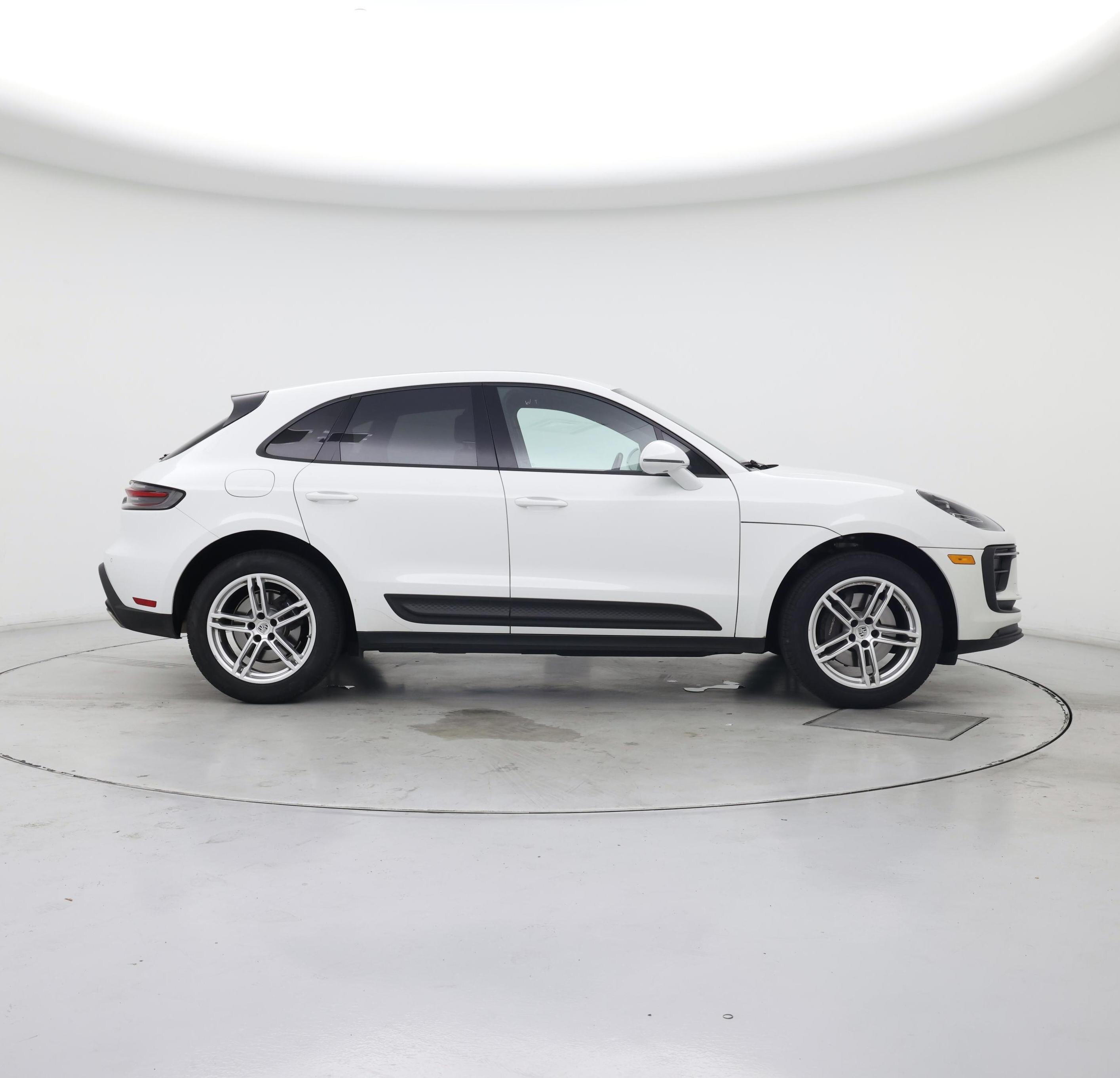 Thumbnail: 2022 Porsche Macan - 7