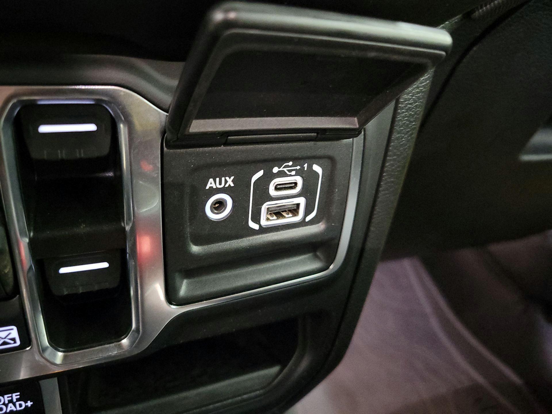 Thumbnail: 2023 Jeep Gladiator - 19
