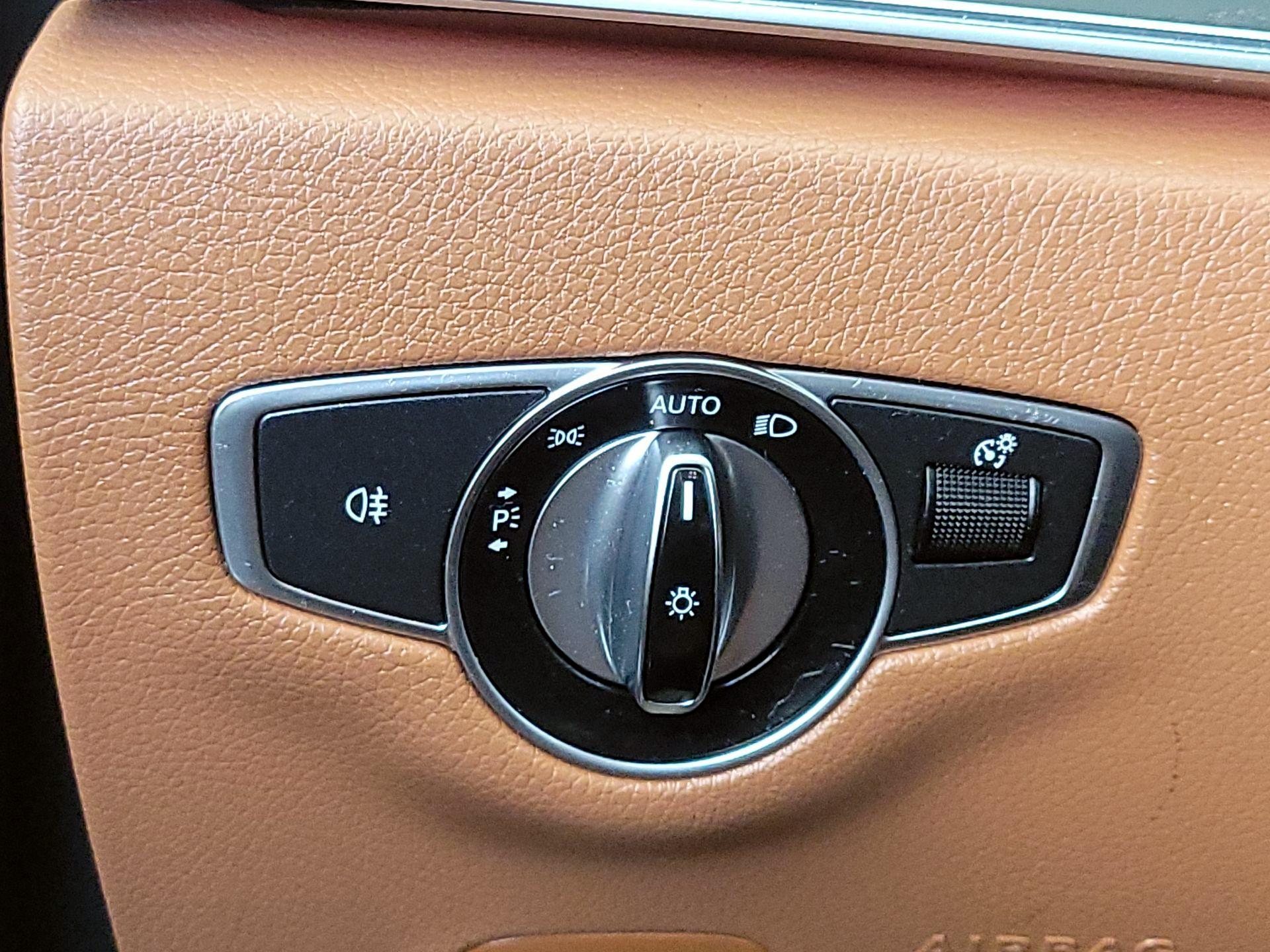 Thumbnail: 2019 Mercedes-Benz E-Class - 13