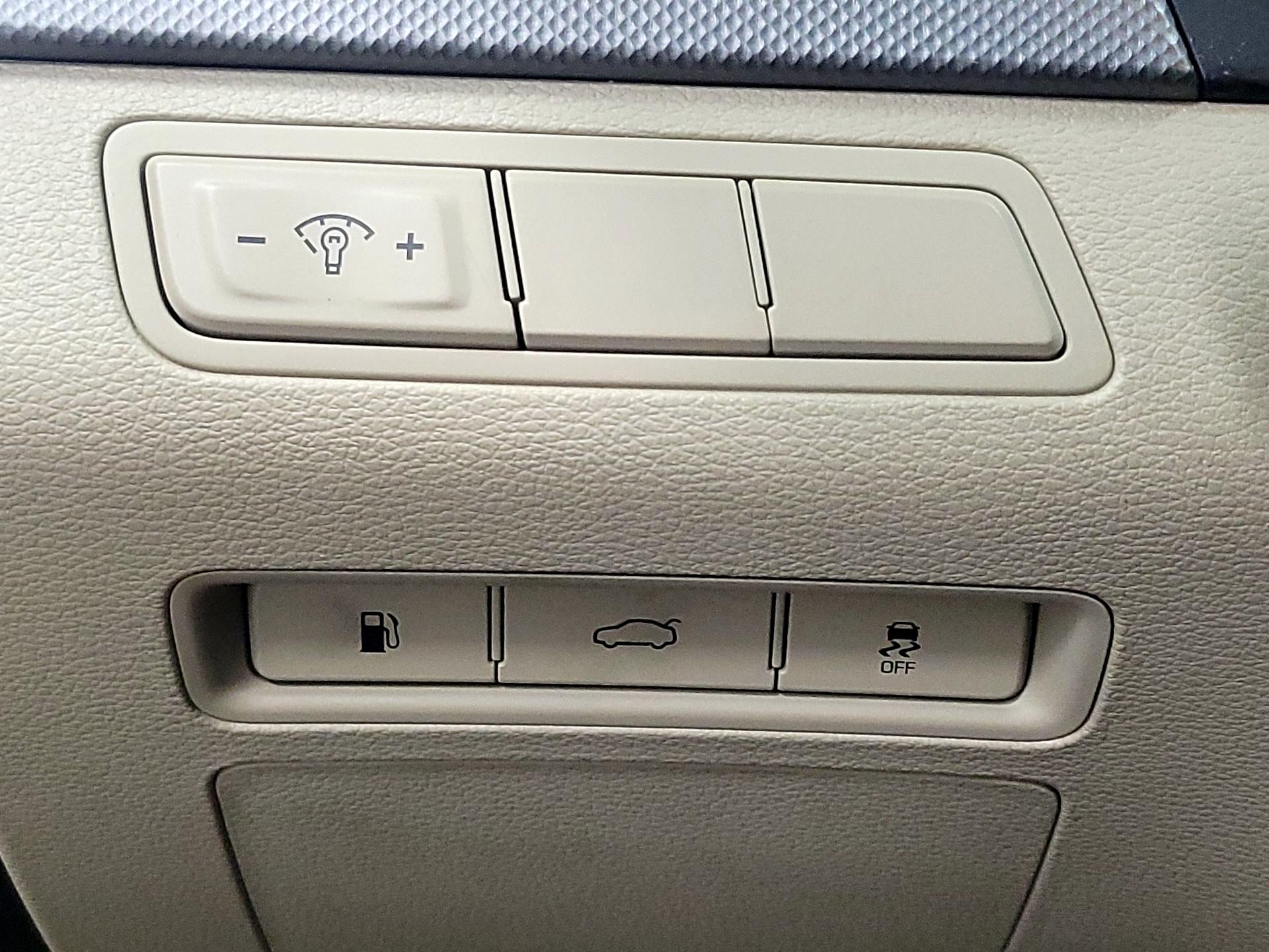 Thumbnail: 2015 Hyundai Sonata - 13