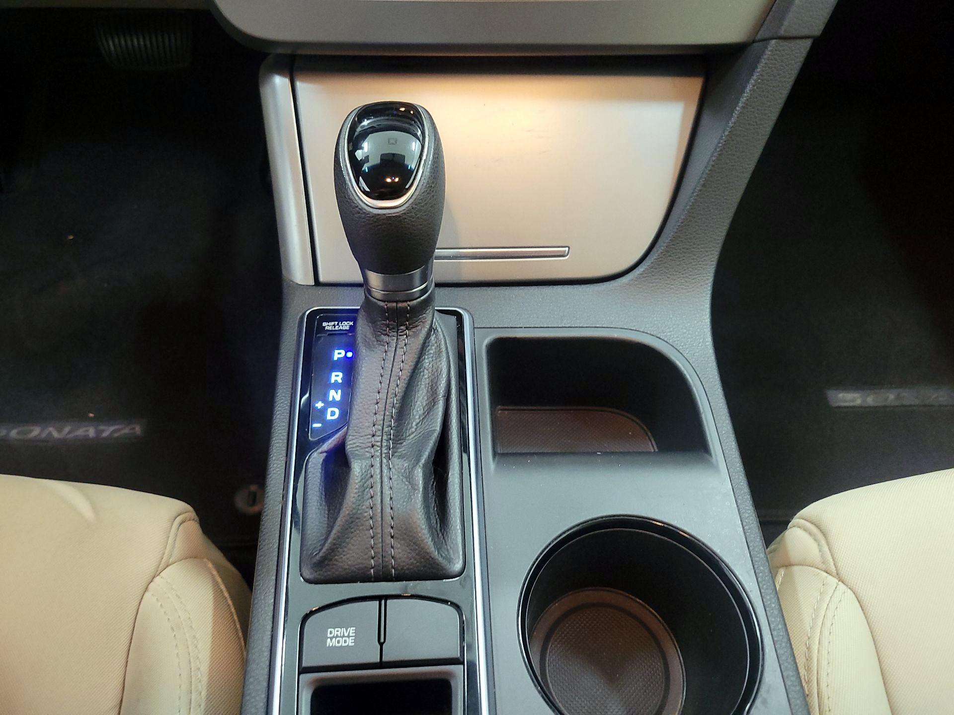 Thumbnail: 2015 Hyundai Sonata - 16