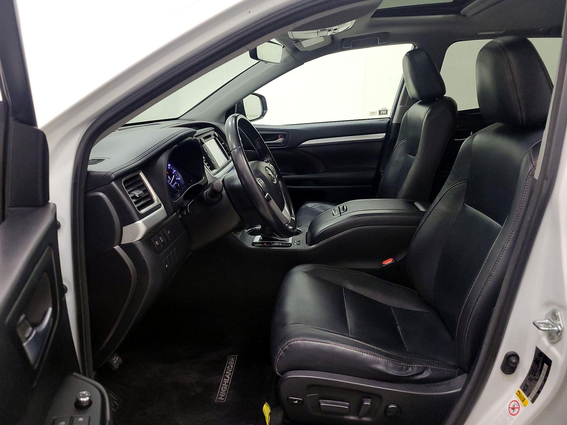 Thumbnail: 2018 Toyota Highlander - 11