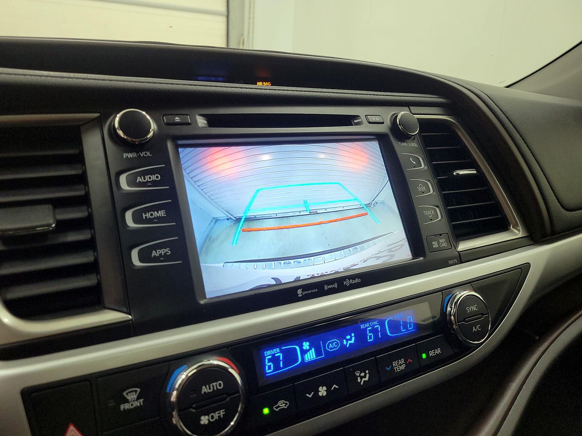 Thumbnail: 2018 Toyota Highlander - 14
